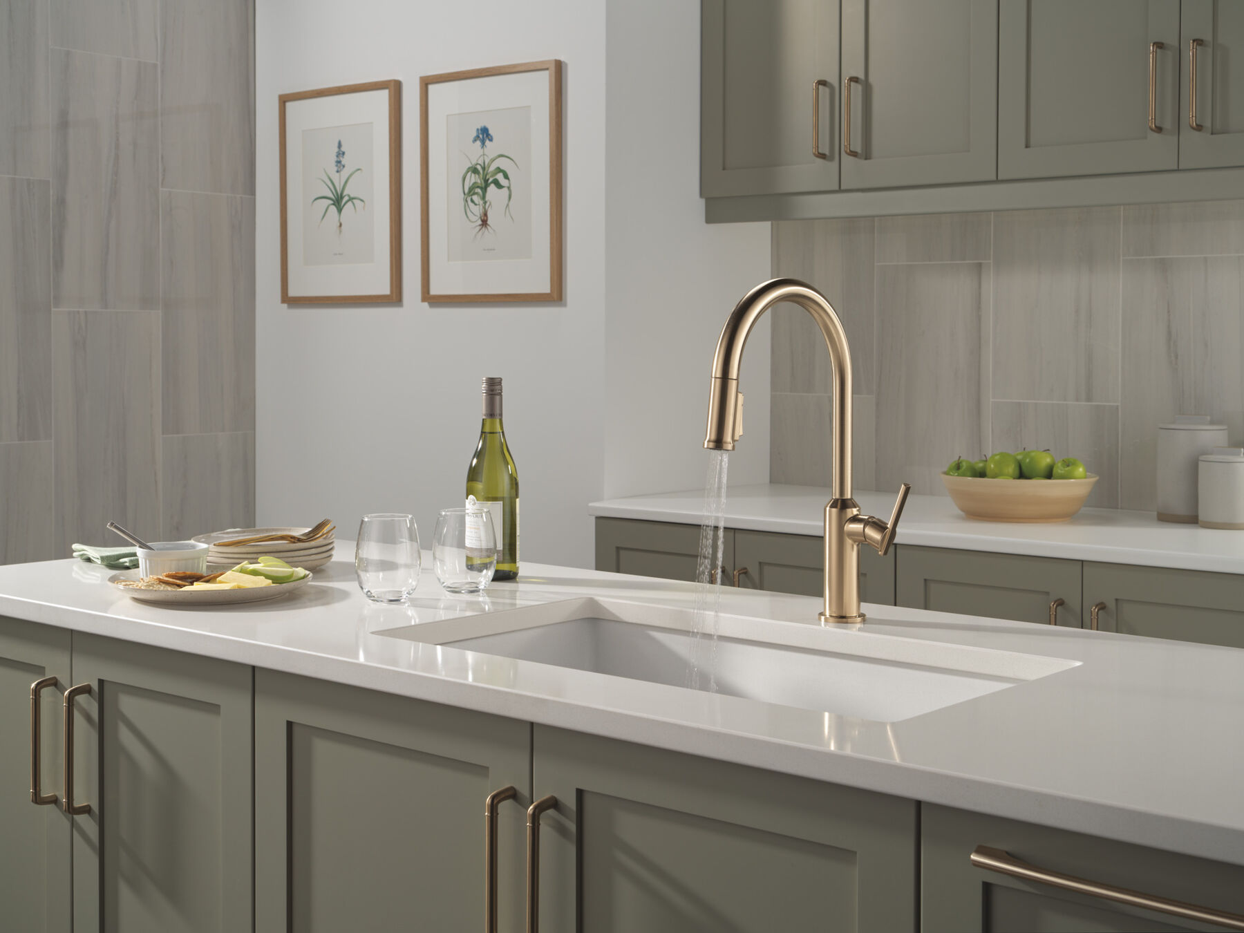 Single Handle Pull-Down Kitchen Faucet