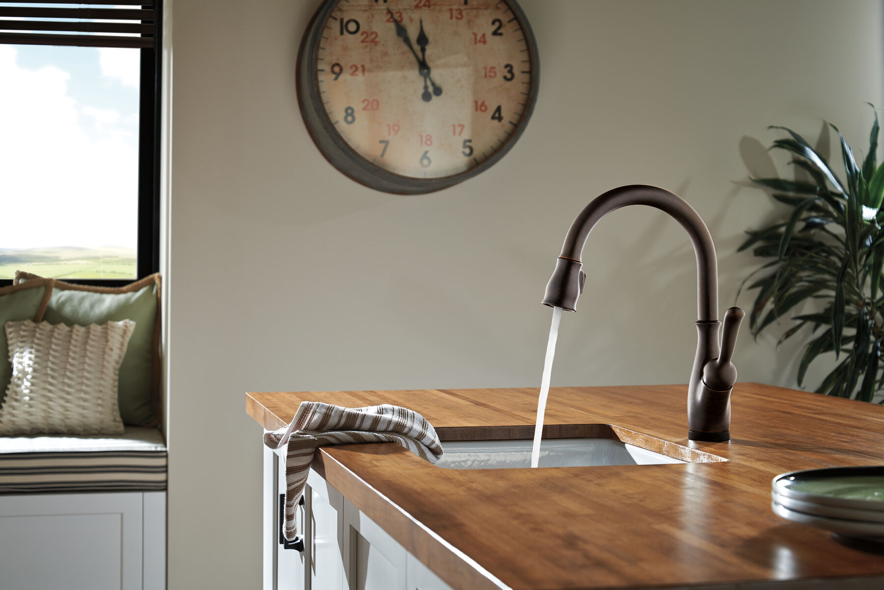 Single Handle Pull-Down Kitchen Faucet with Touch<sub>2</sub>O&reg; and ShieldSpray&reg; Technologies