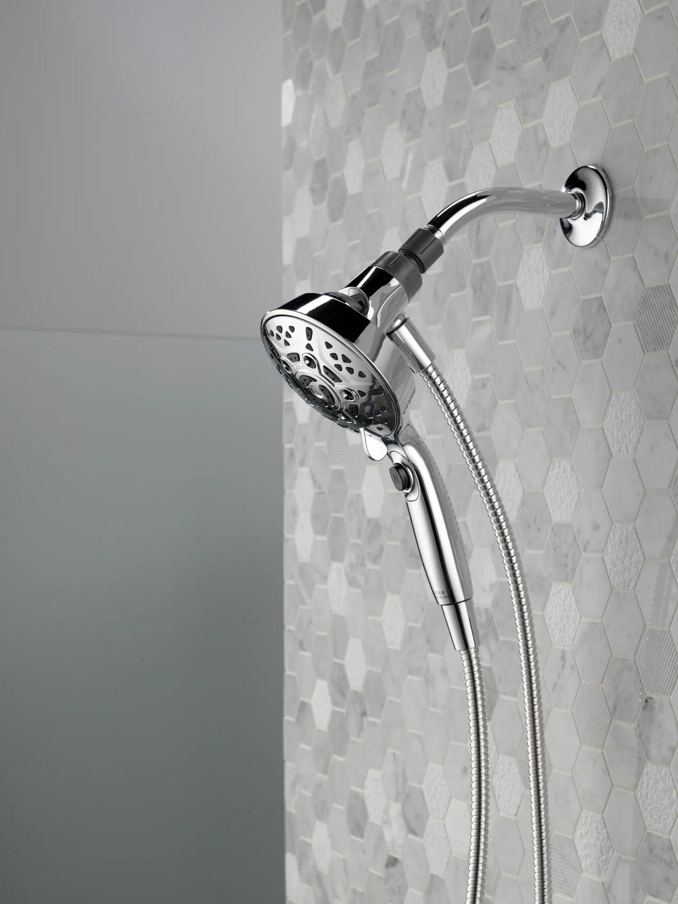 SureDock&trade; 7-Setting Hand Shower