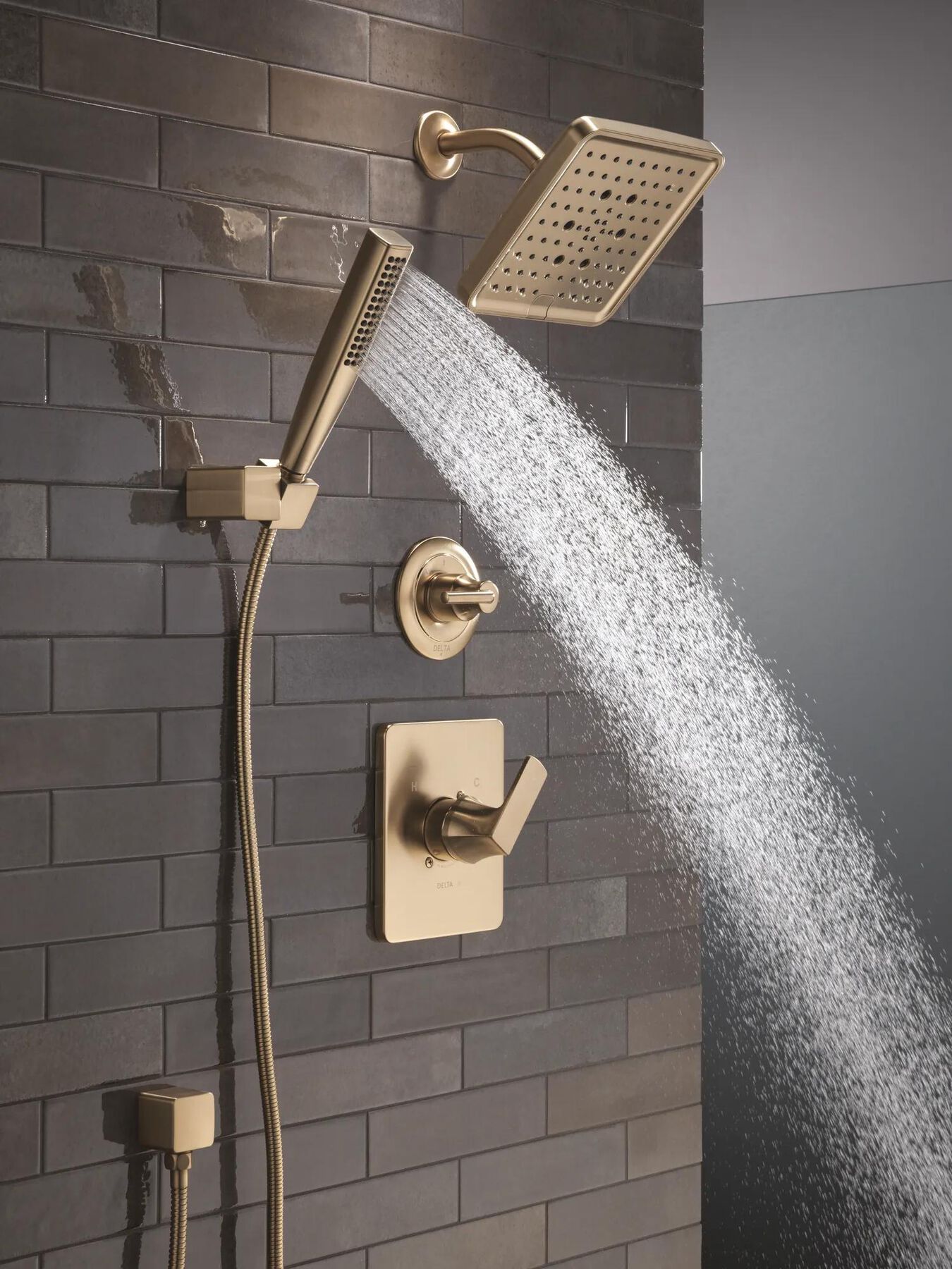 Monitor 14 Series Custom Shower Bundle