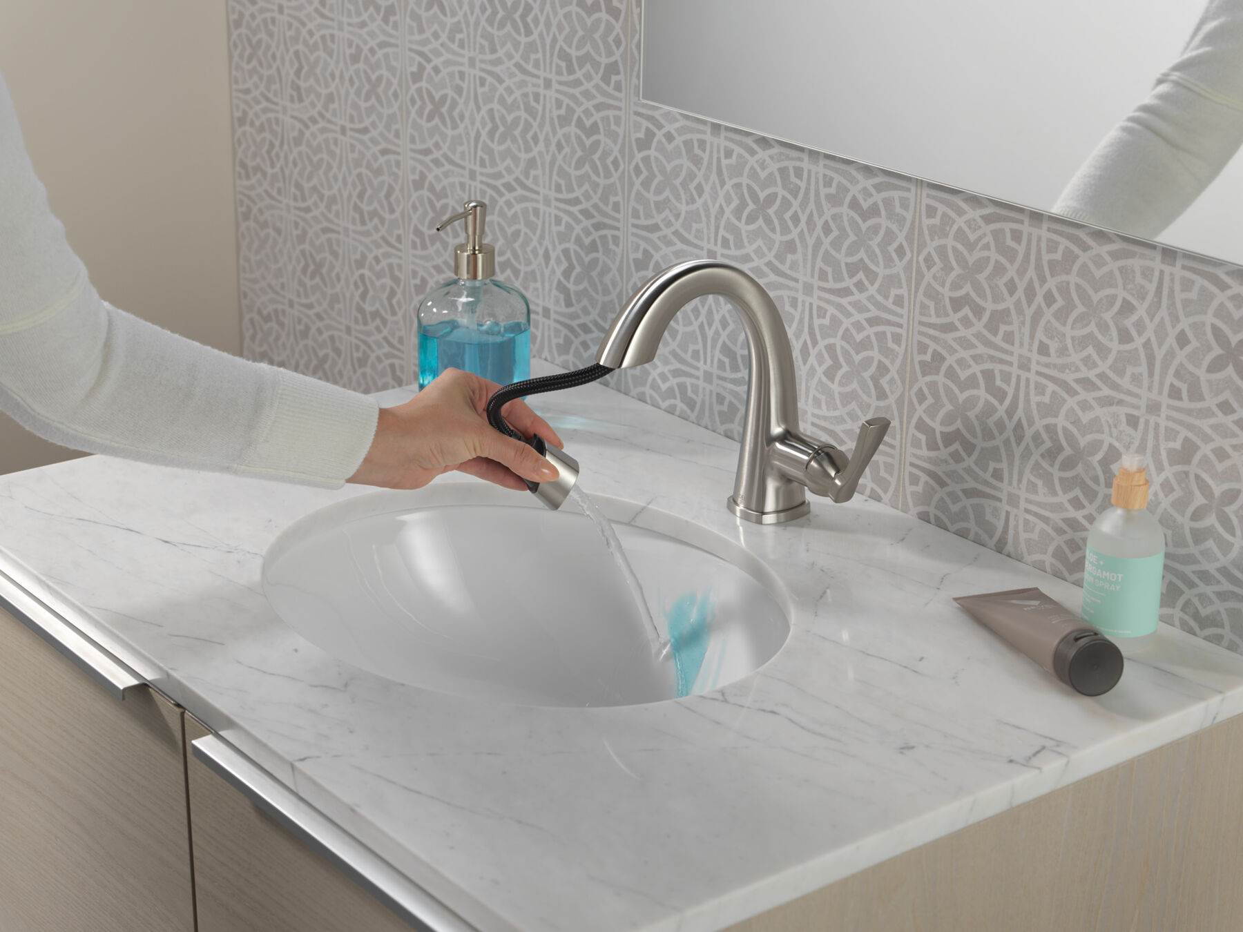 Single Handle Pull Down Bathroom Faucet