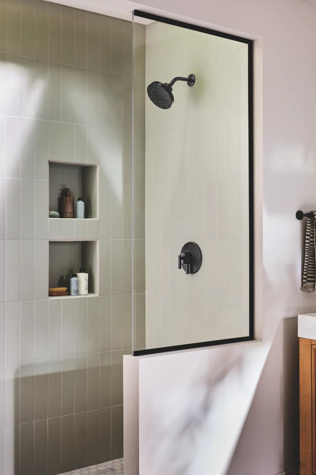 Monitor&nbsp;17 Series Shower Trim