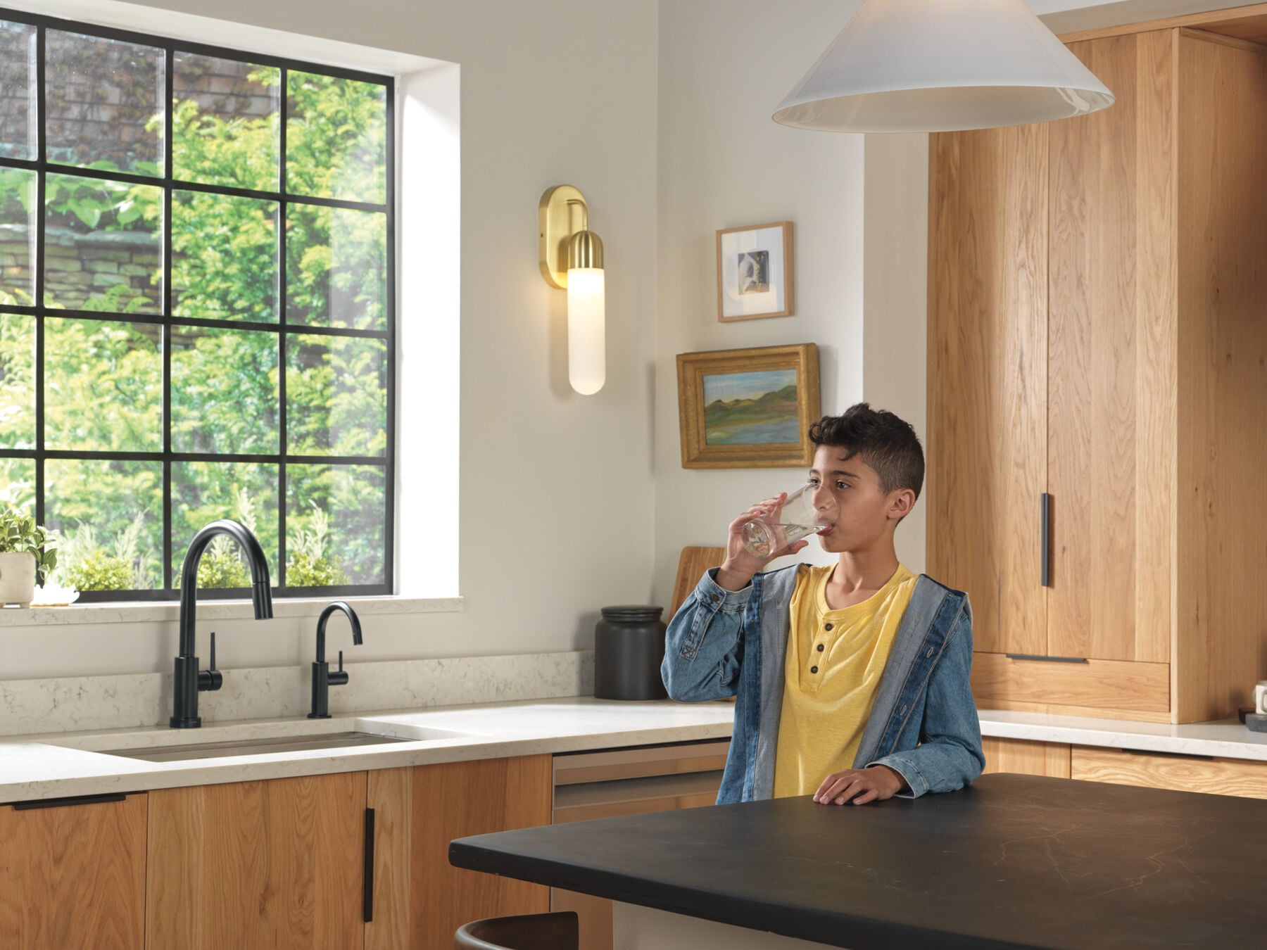 Touch<sub>2</sub>O&reg; Technology Kitchen Faucet with Touchless Technology