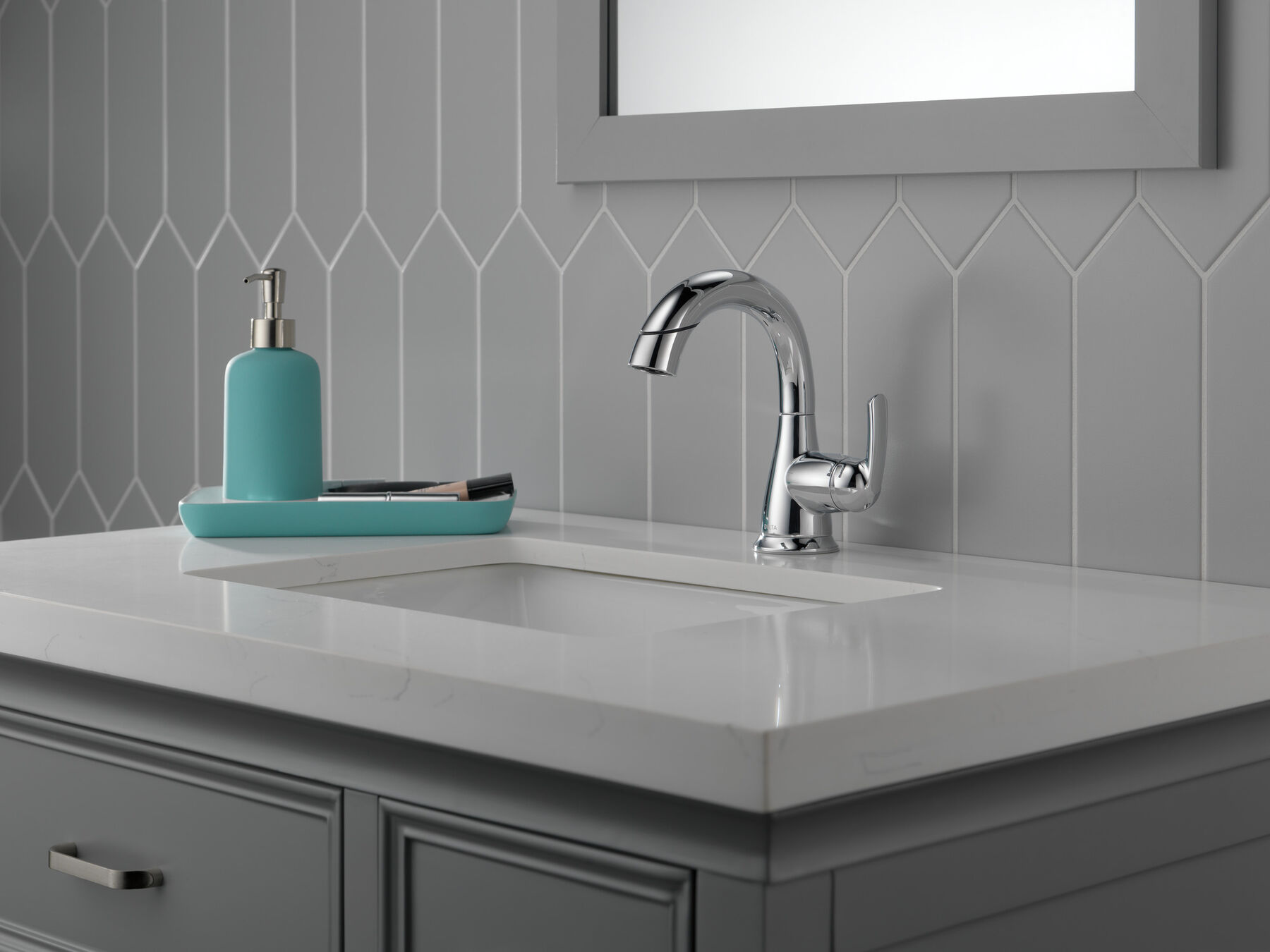 Single Handle Pull-Down Bathroom Faucet