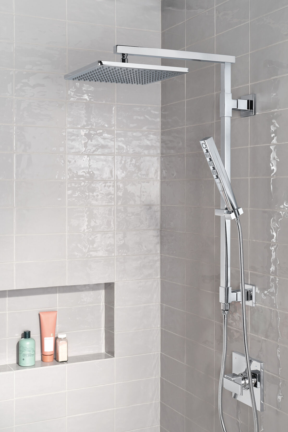 Emerge&reg; 26" Angular Shower Column