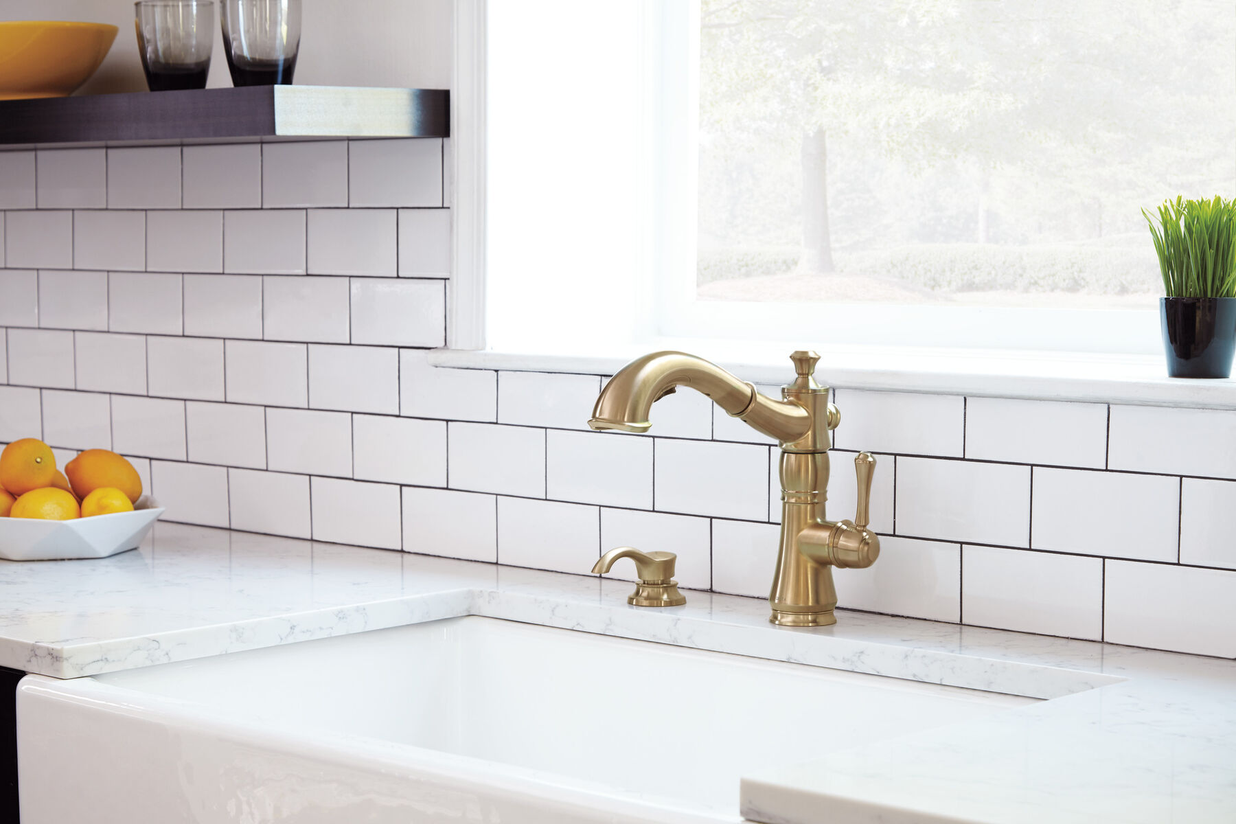 Single Handle Pull-Out Kitchen Faucet
