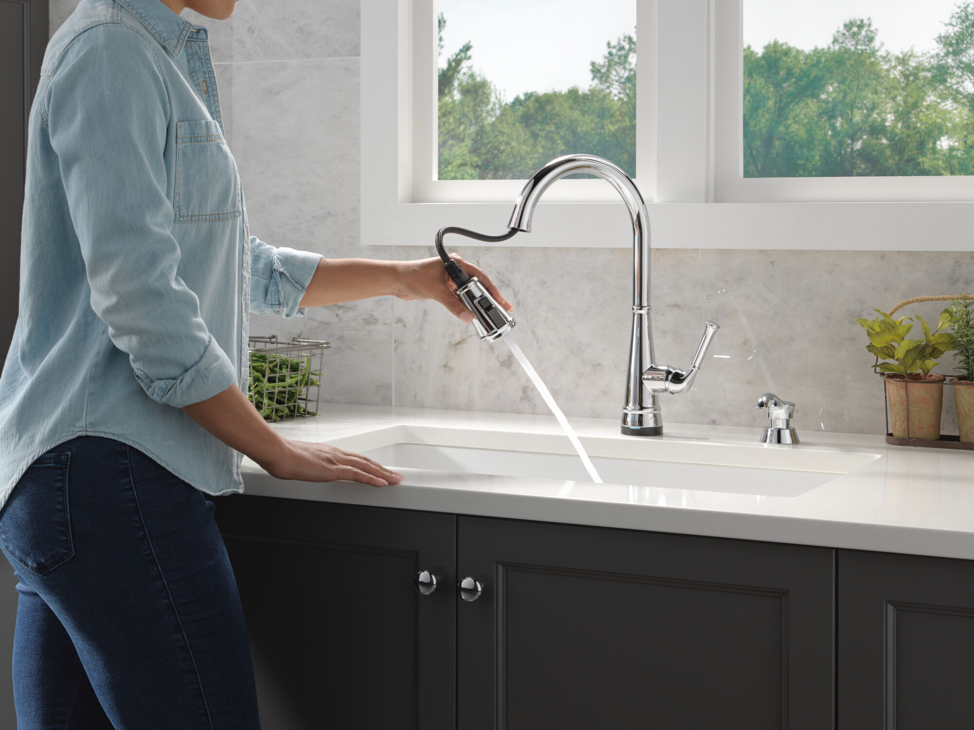 Single Handle Pull-Down Kitchen Faucet with Touch2O® and