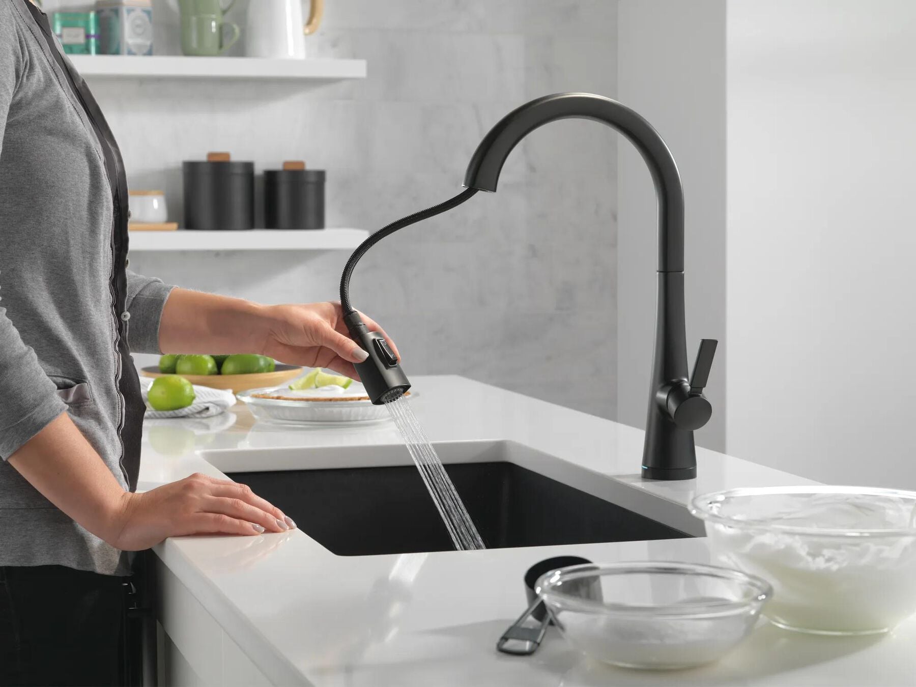 Single Handle Pull-Down Kitchen Faucet With Touch<sub>2</sub>O&reg;  Technology