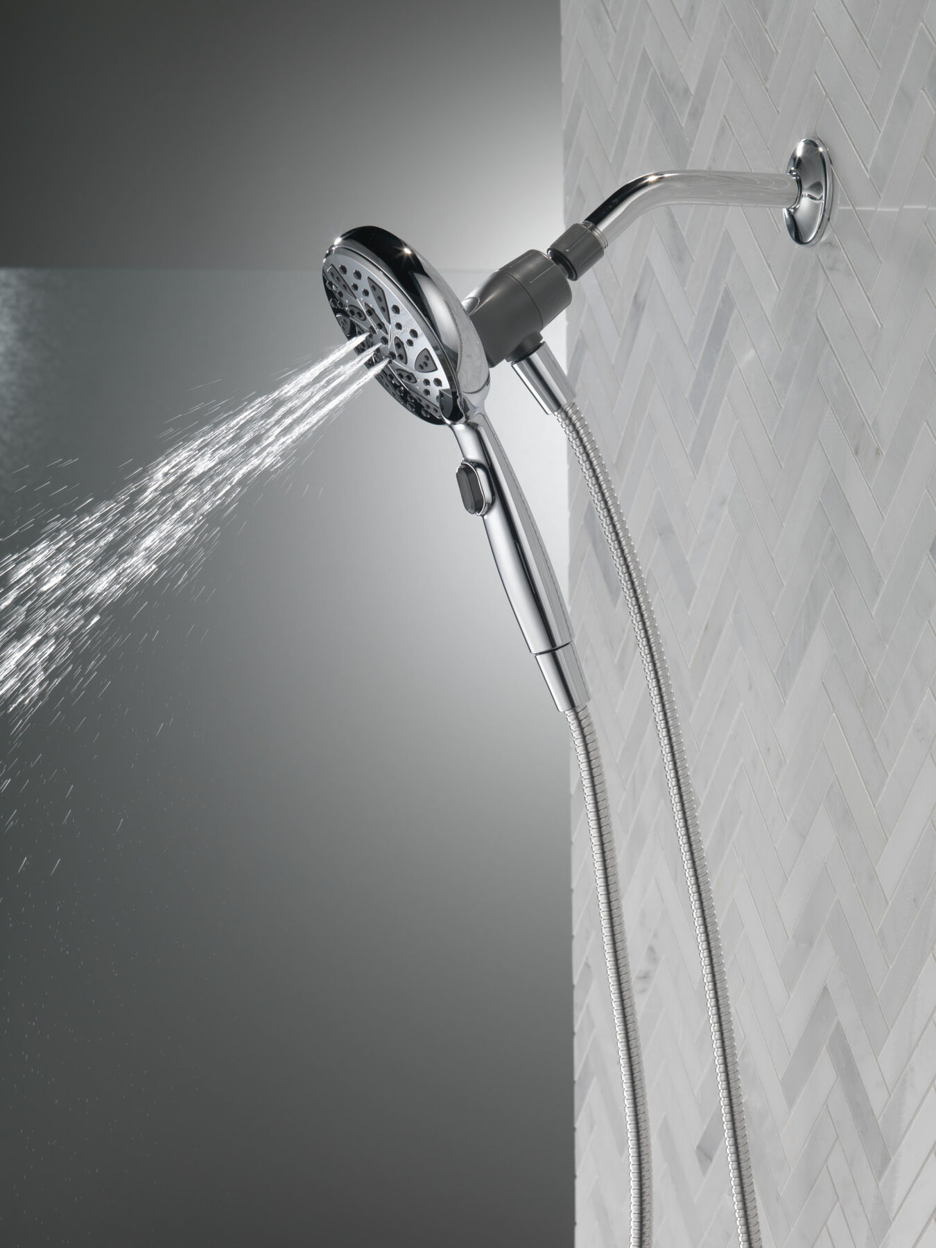 6-Setting SureDock&reg; Magnetic Hand Shower