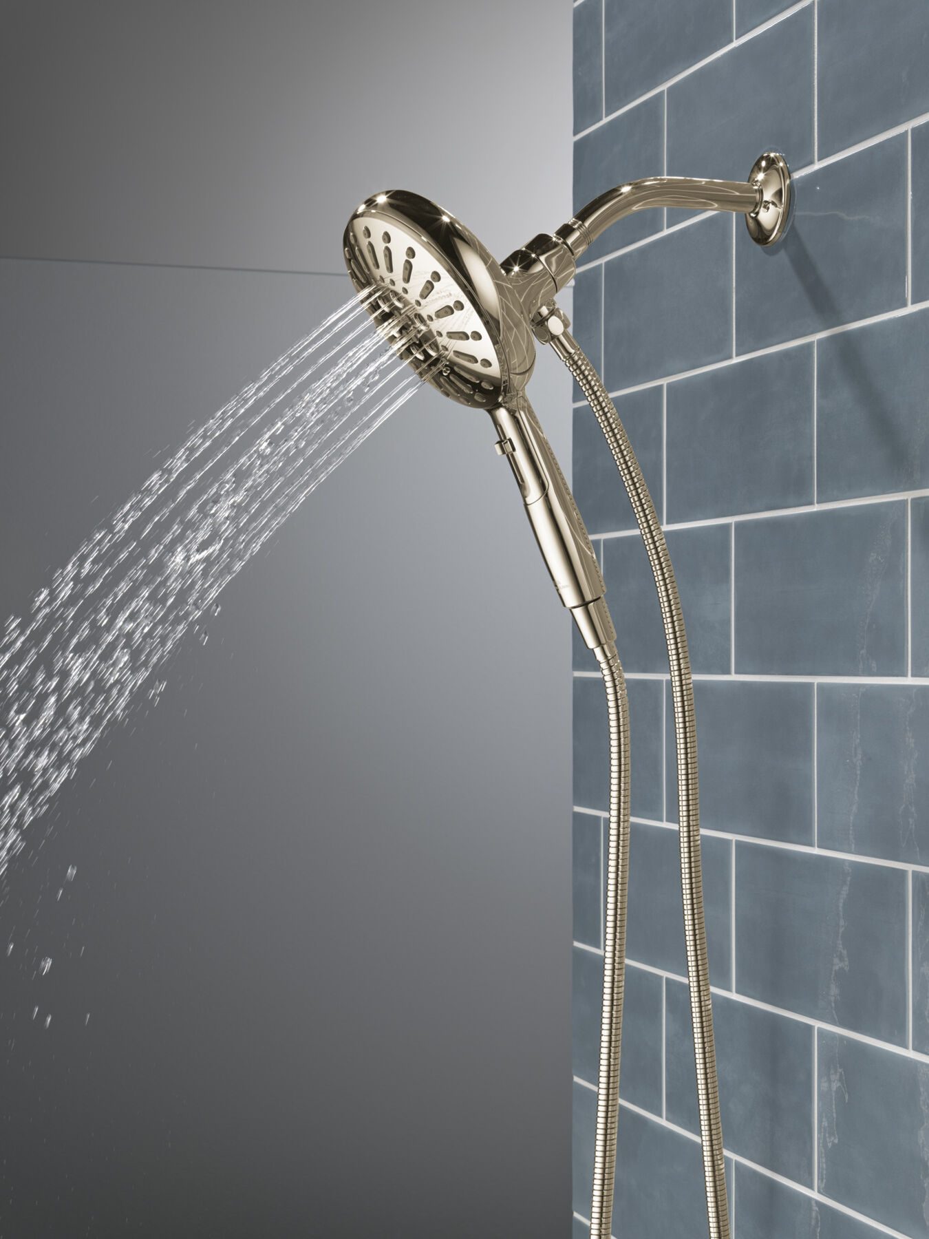 7-Setting SureDock&reg; Magnetic Hand Shower