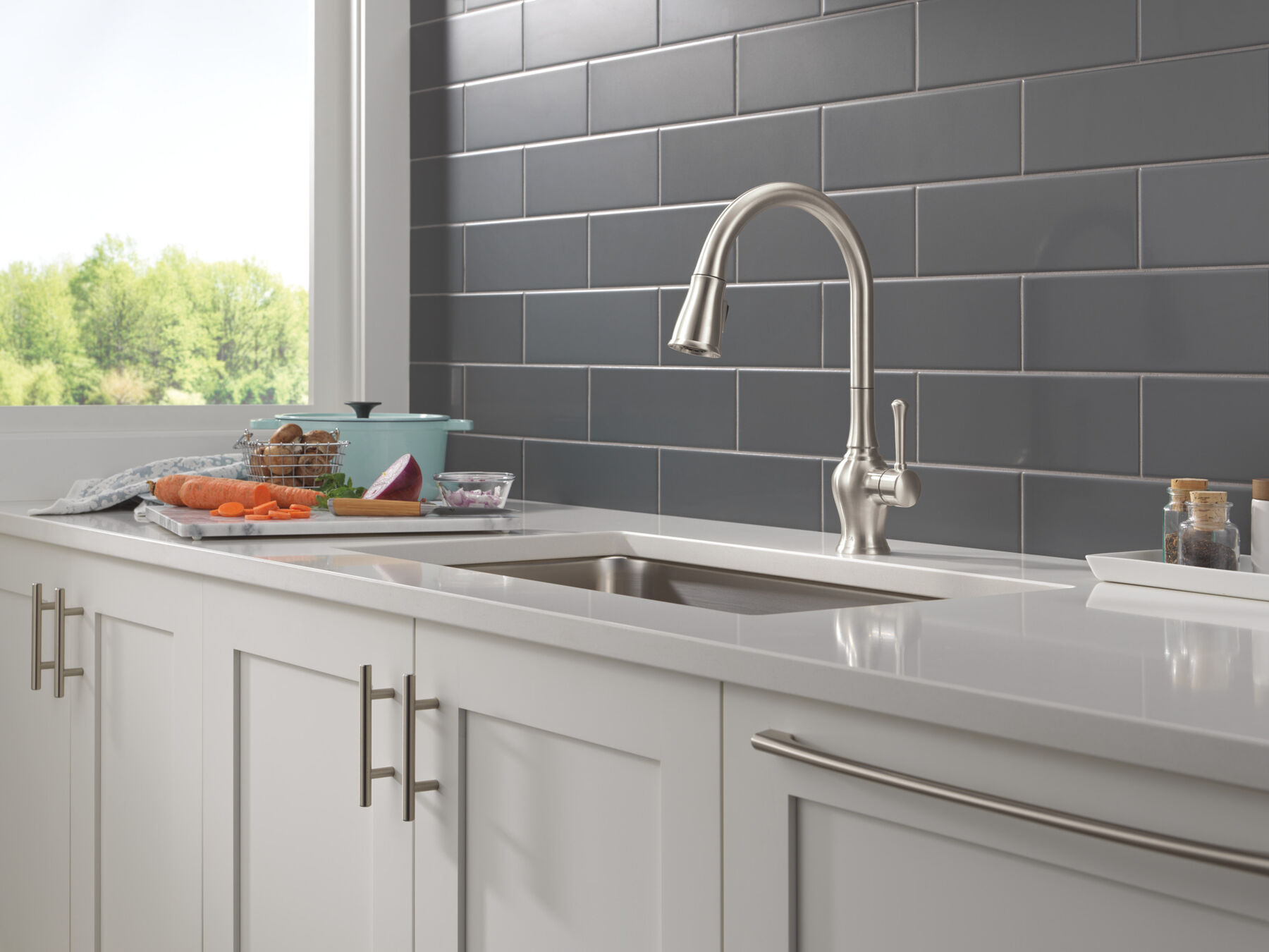 Single Handle Pull-Down Kitchen Faucet