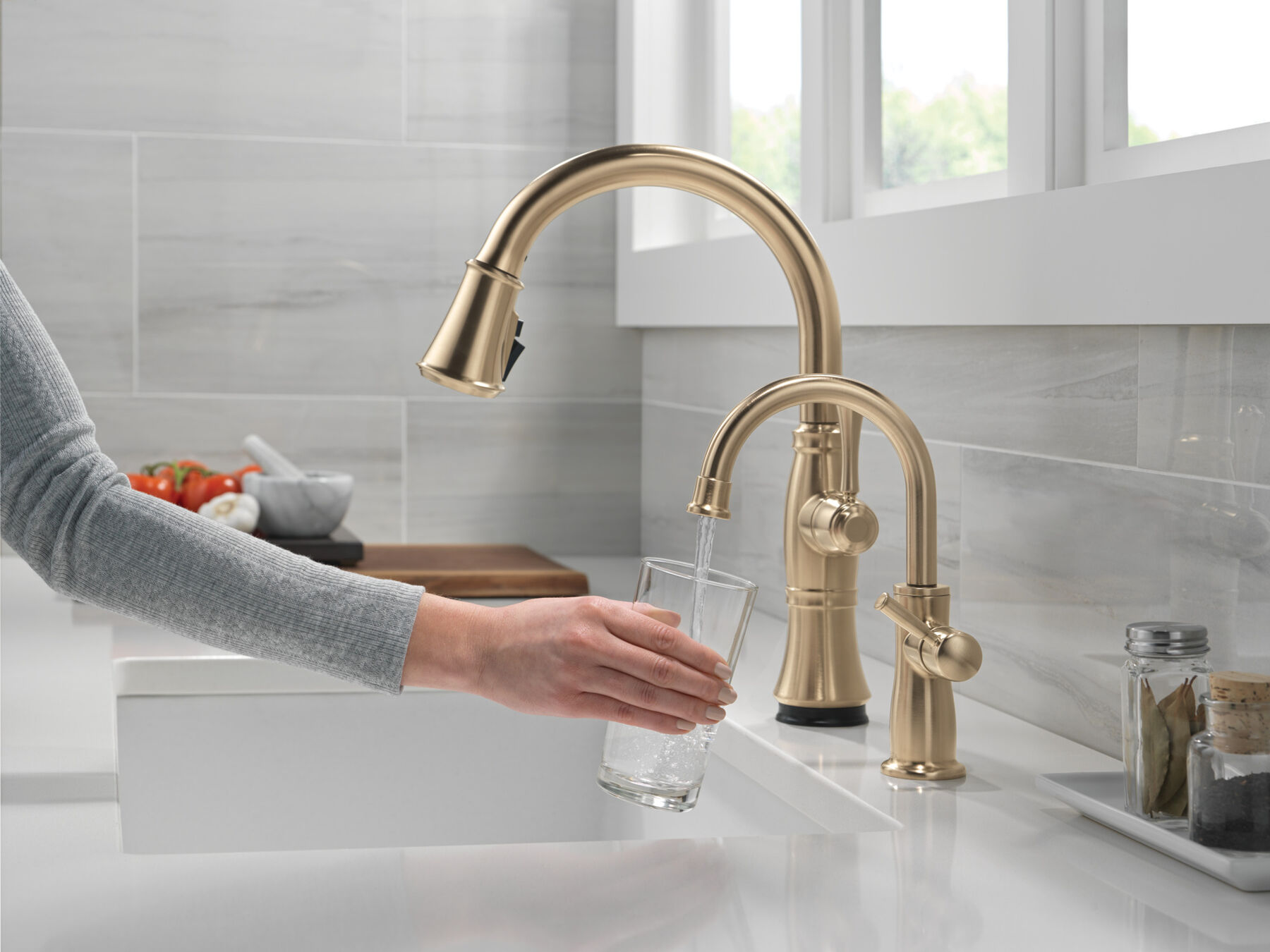 Touch<sub>2</sub>O&reg; Technology Kitchen Faucet with Touchless Technology