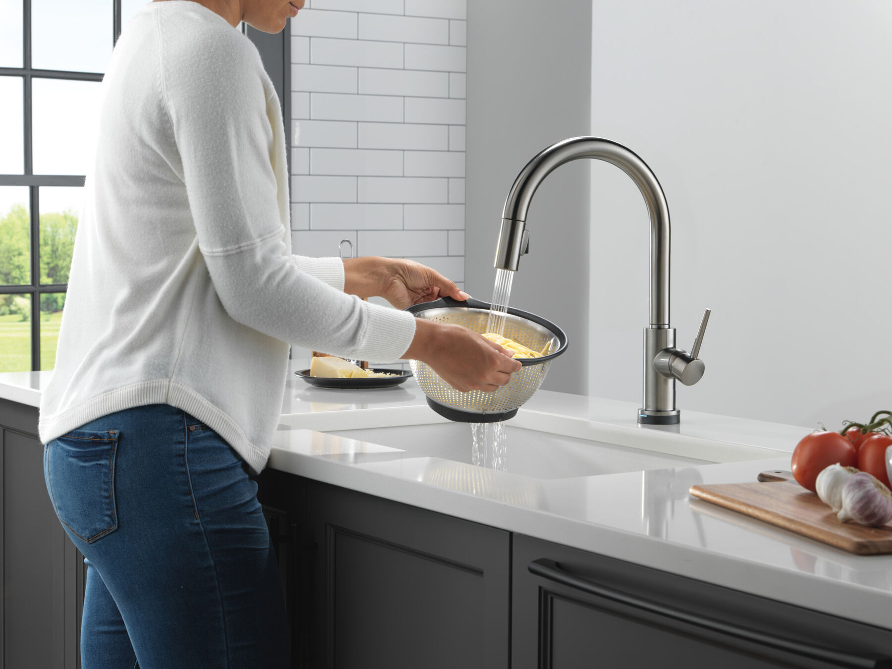 Touch2O with Touchless Technology Single Handle Pull-Down Kitchen Faucet with Soap Dispenser