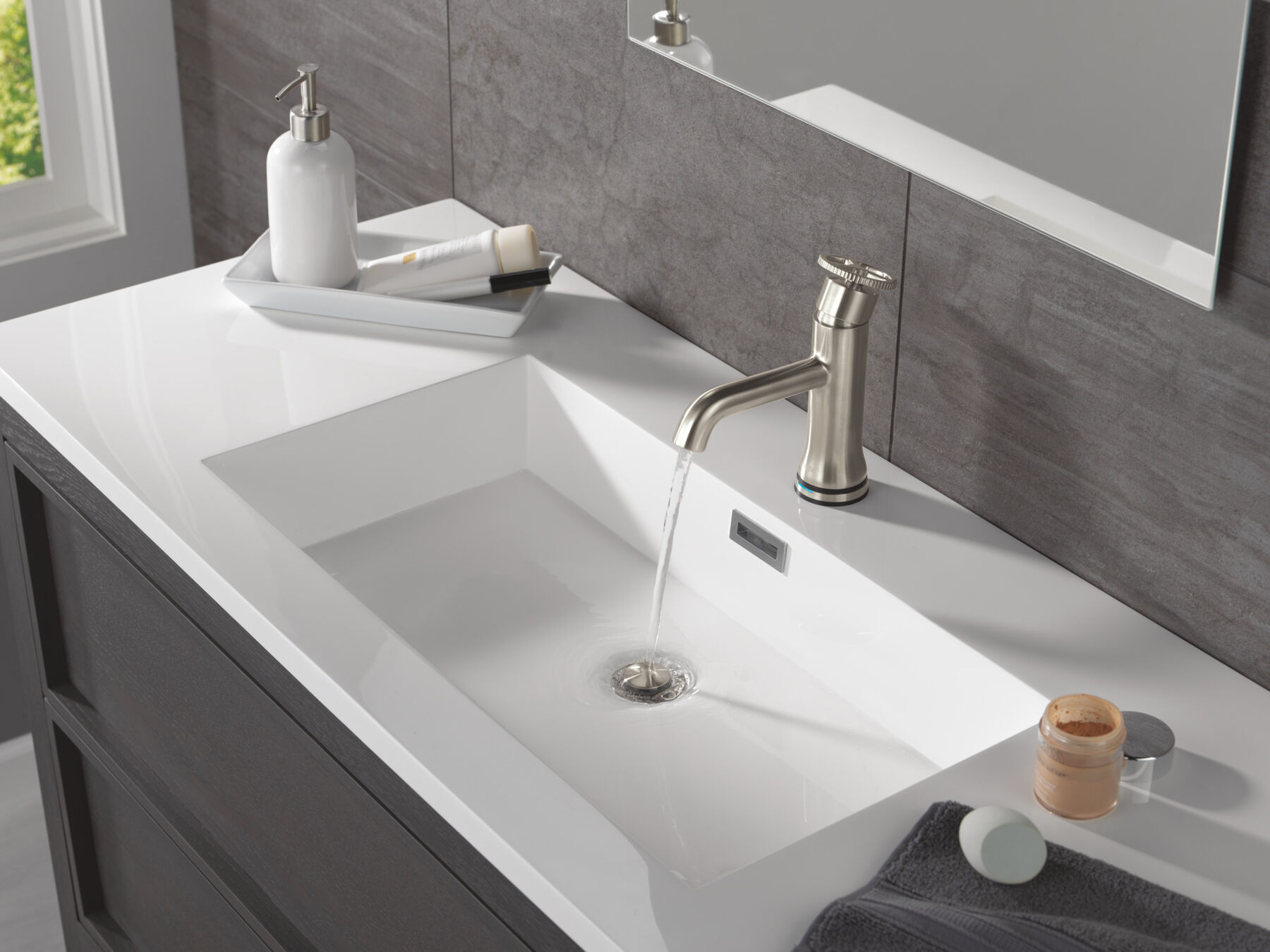 Touch2O Bathroom Faucet with Touchless Technology