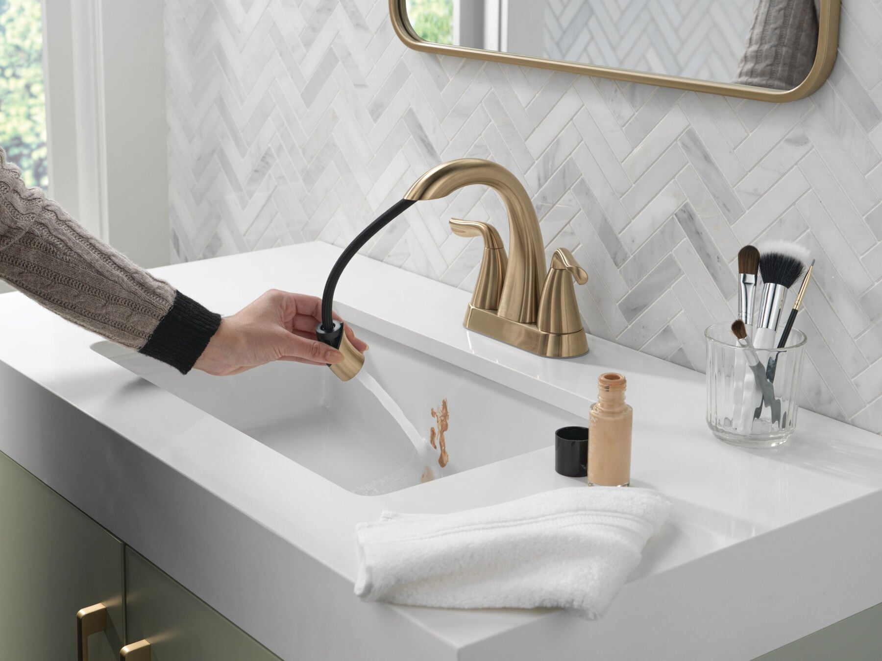 Two Handle Centerset Pull-Down Bathroom Faucet