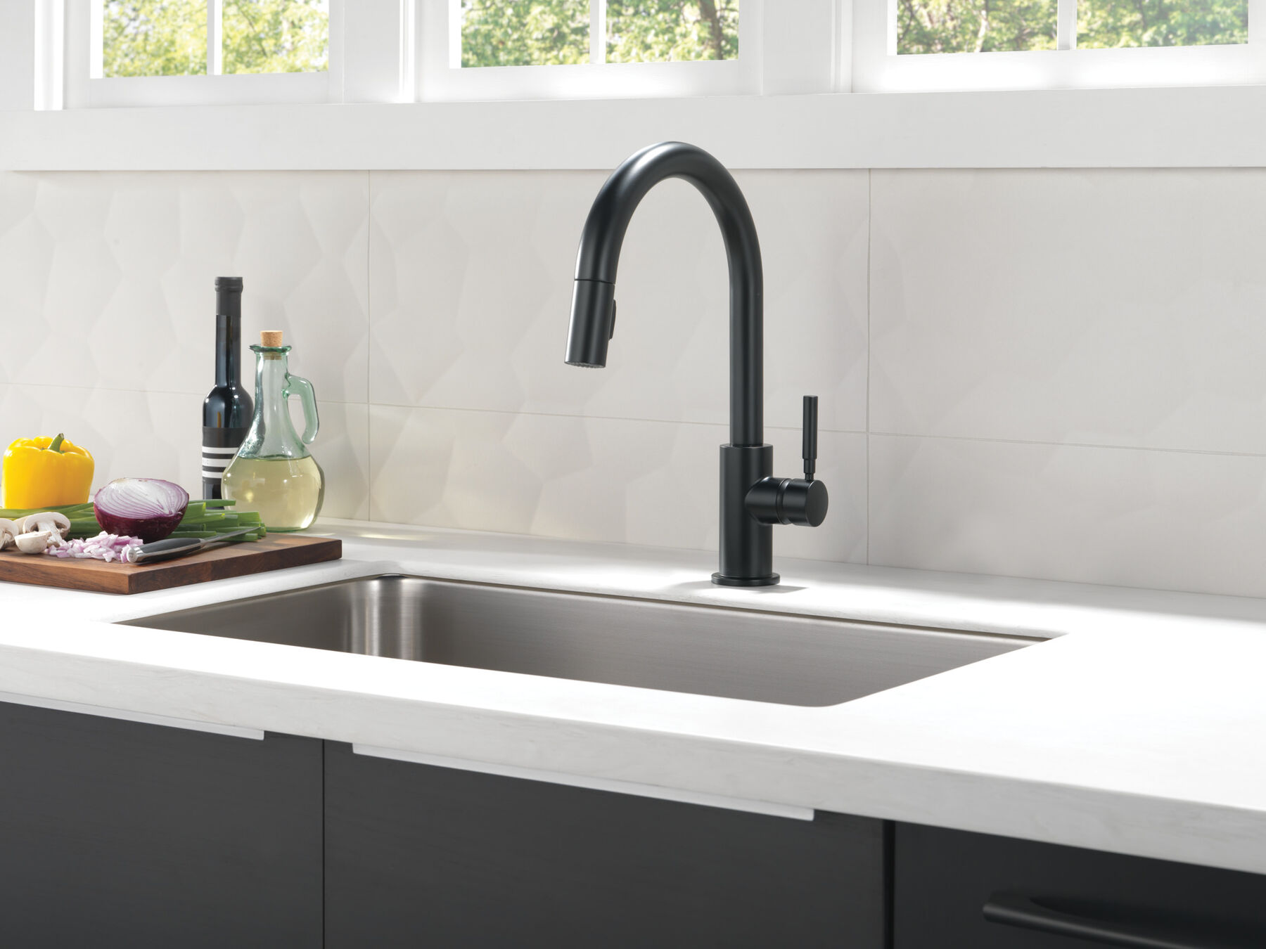 Single Handle Pull-Down Kitchen Faucet&nbsp;
