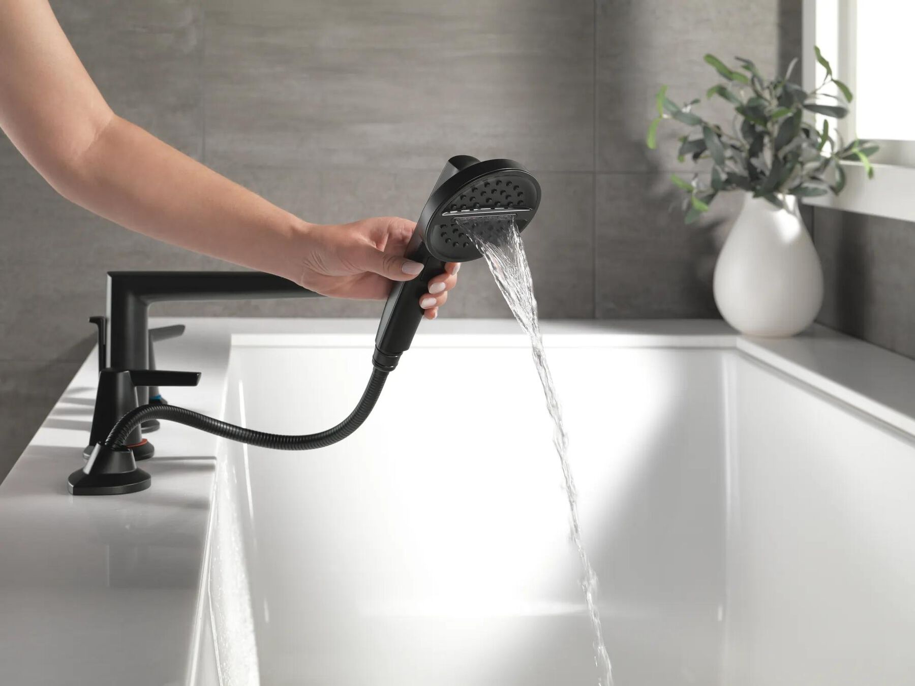 4-Hole Roman Tub Trim with Hand Shower (Recertified)