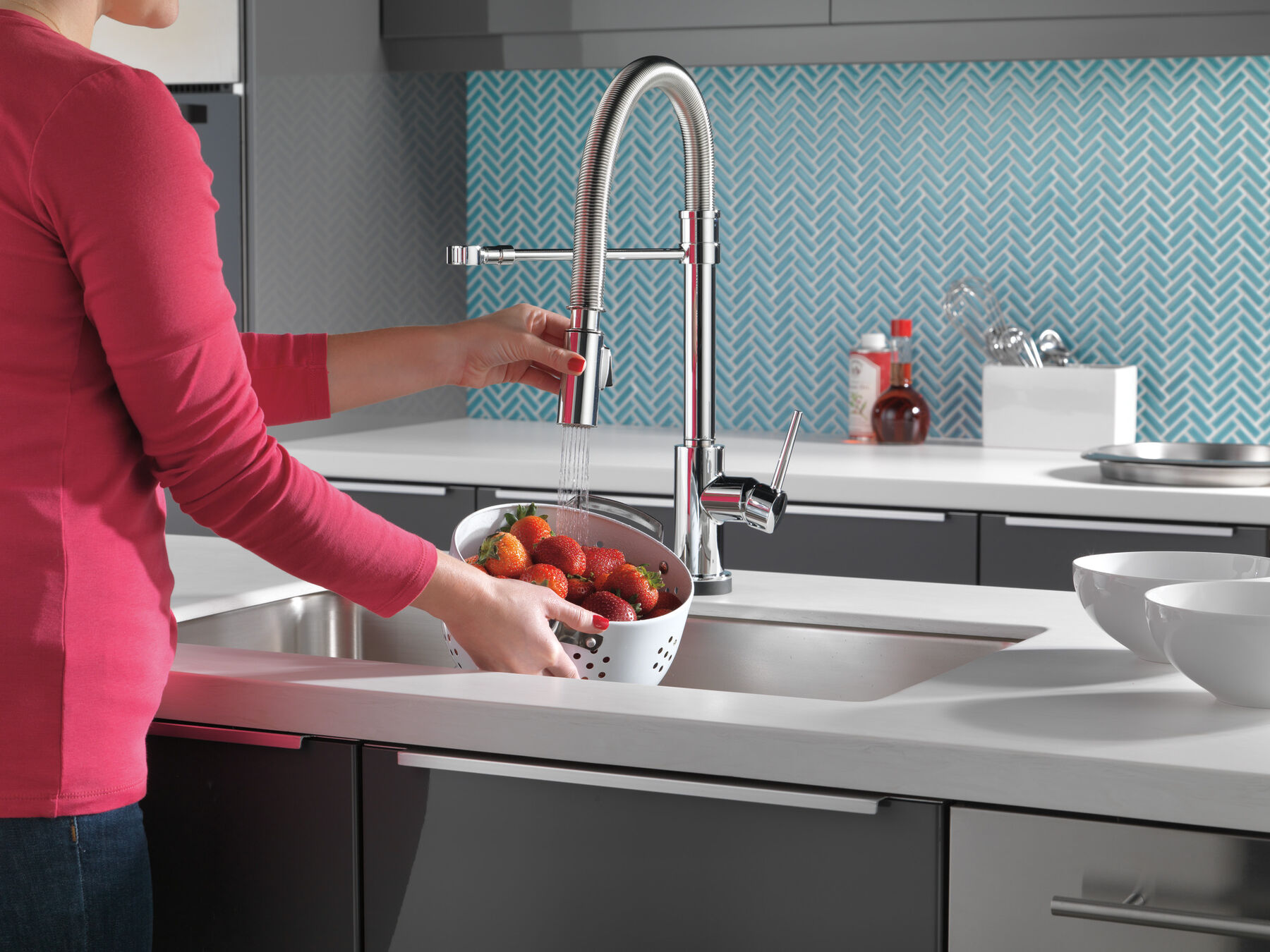Single-Handle Pull-Down Spring Kitchen Faucet with Touch<sub>2</sub>O&reg; Technology