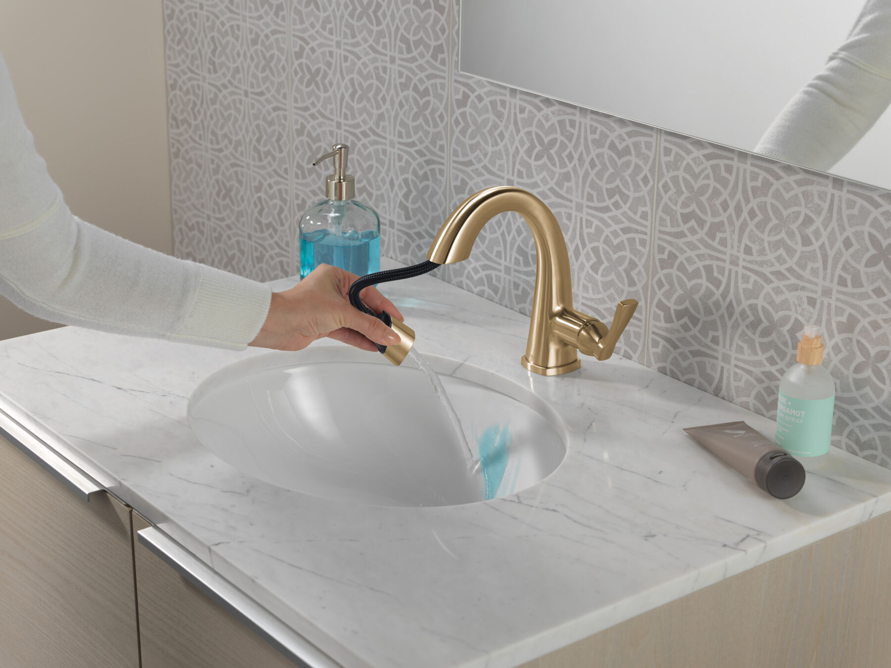 Single Handle Pull Down Bathroom Faucet