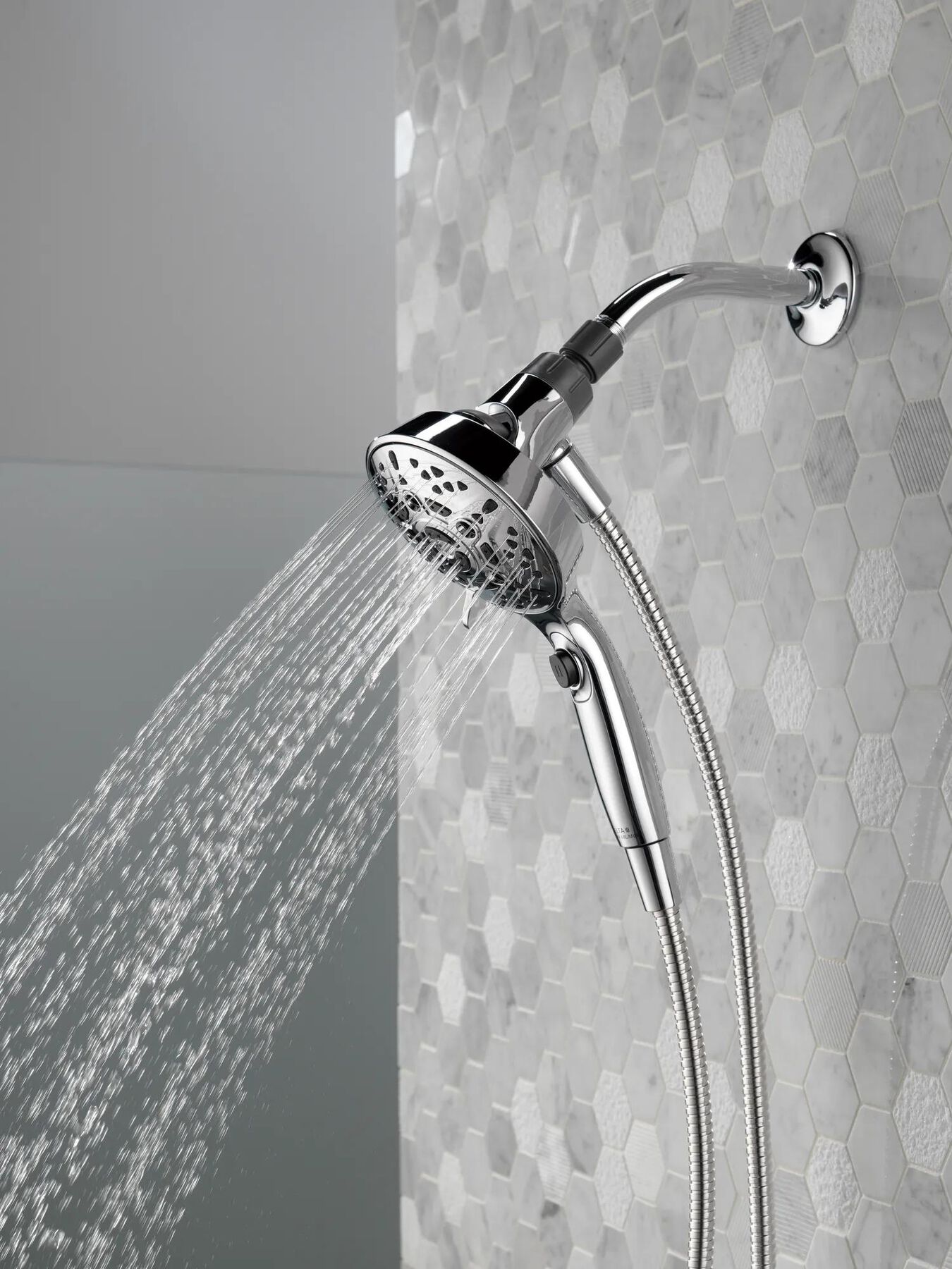 SureDock&trade; 7-Setting Hand Shower