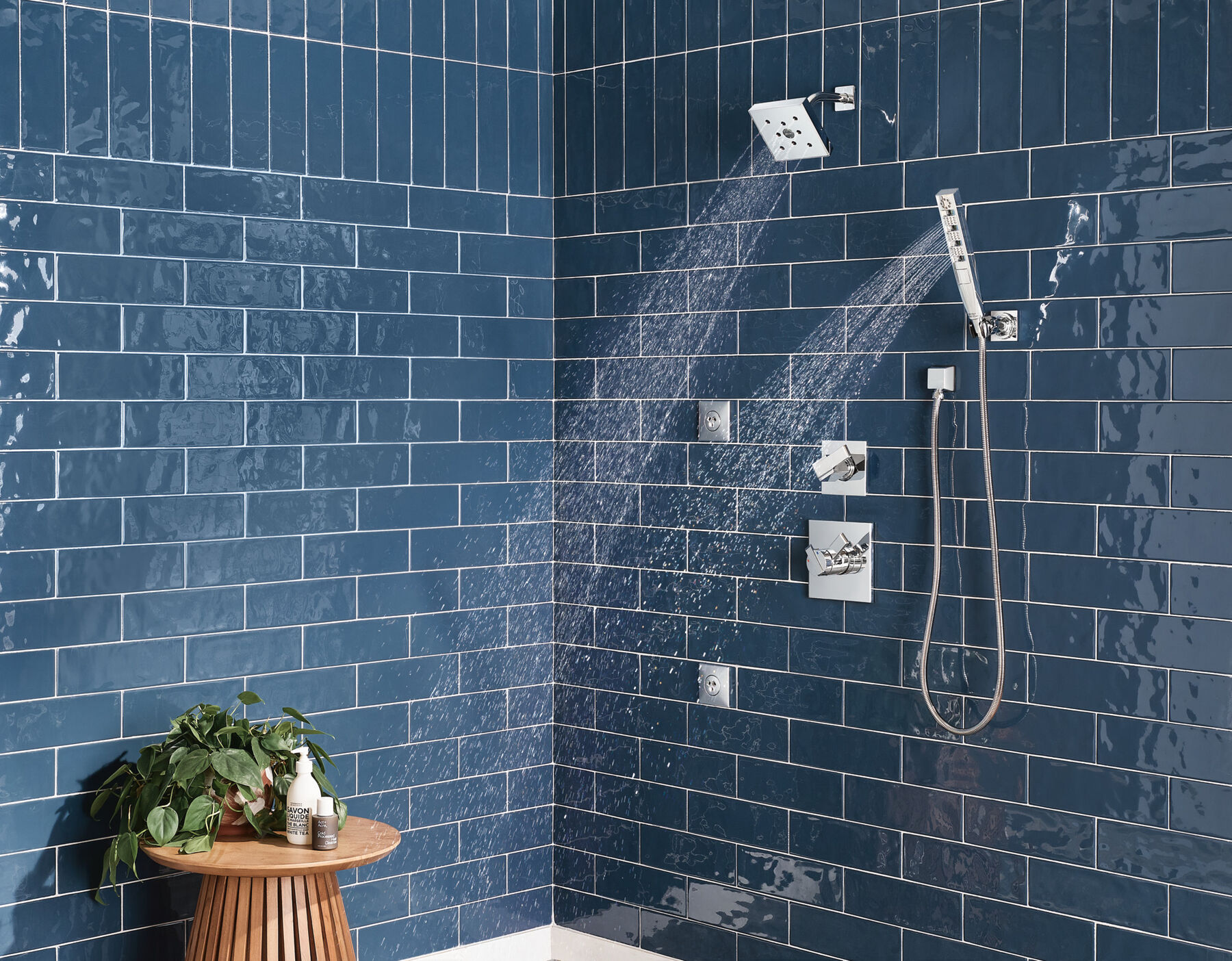 H<sub>2</sub>Okinetic&reg; 4-Setting Wall Mount Hand Shower