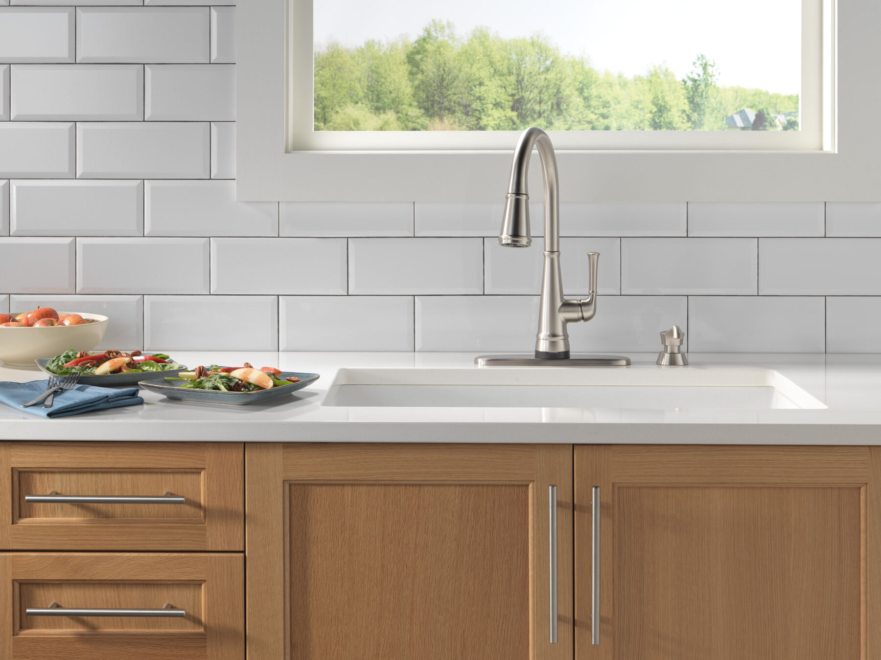 Single Handle Pull-Down Kitchen Faucet with Touch<sub>2</sub>O&reg; Technology and ShieldSpray&reg; Technologies