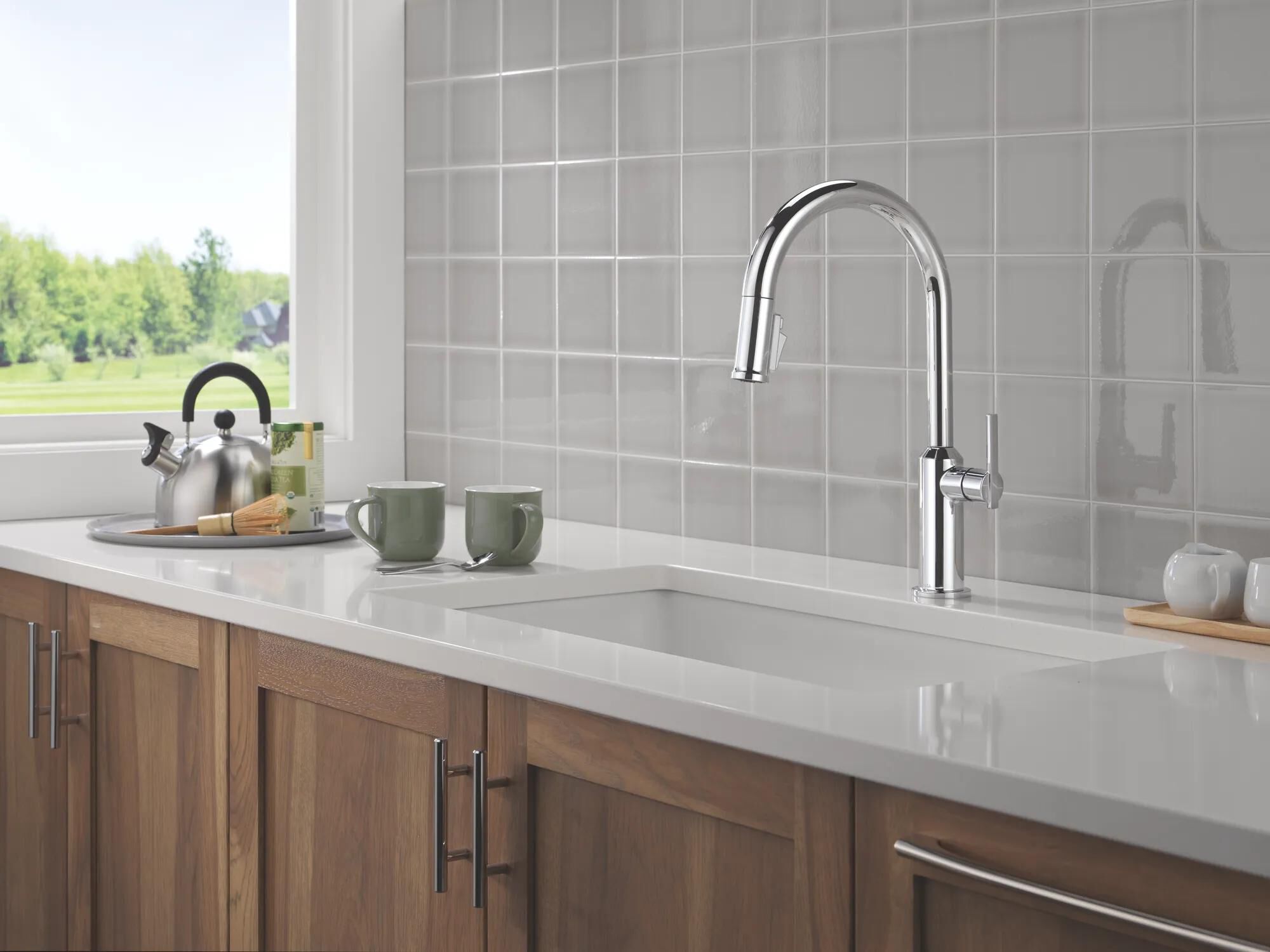 Single Handle Pull-Down Kitchen Faucet in Lumicoat® Chrome 9185-PR