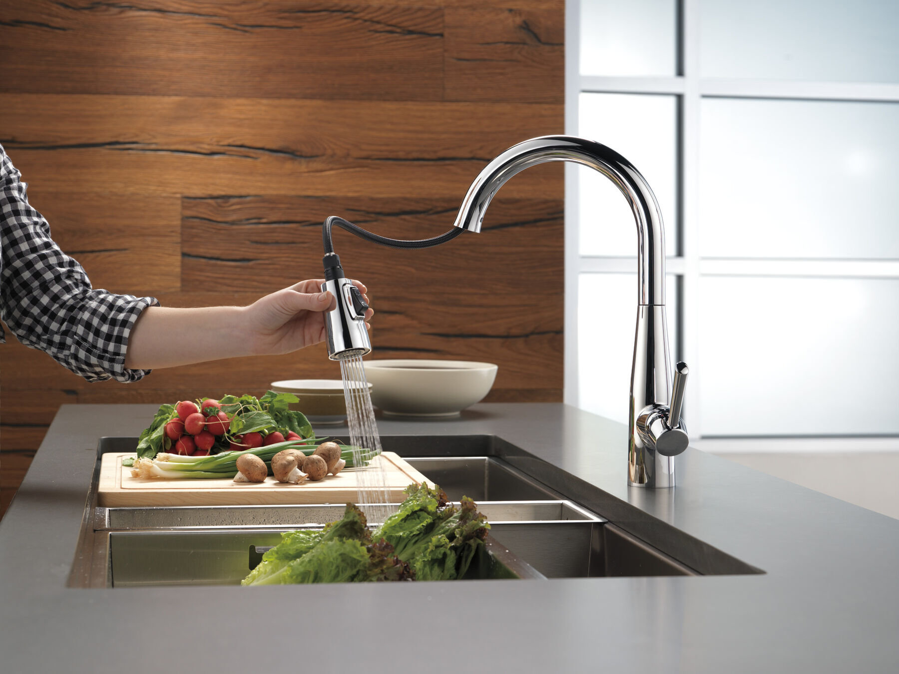 Single Handle Pull-Down Kitchen Faucet