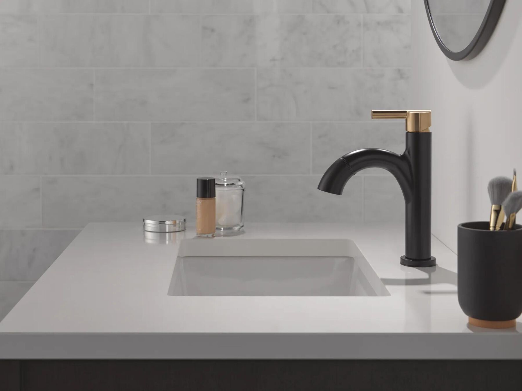 Single Handle Pull-Down Bathroom Faucet