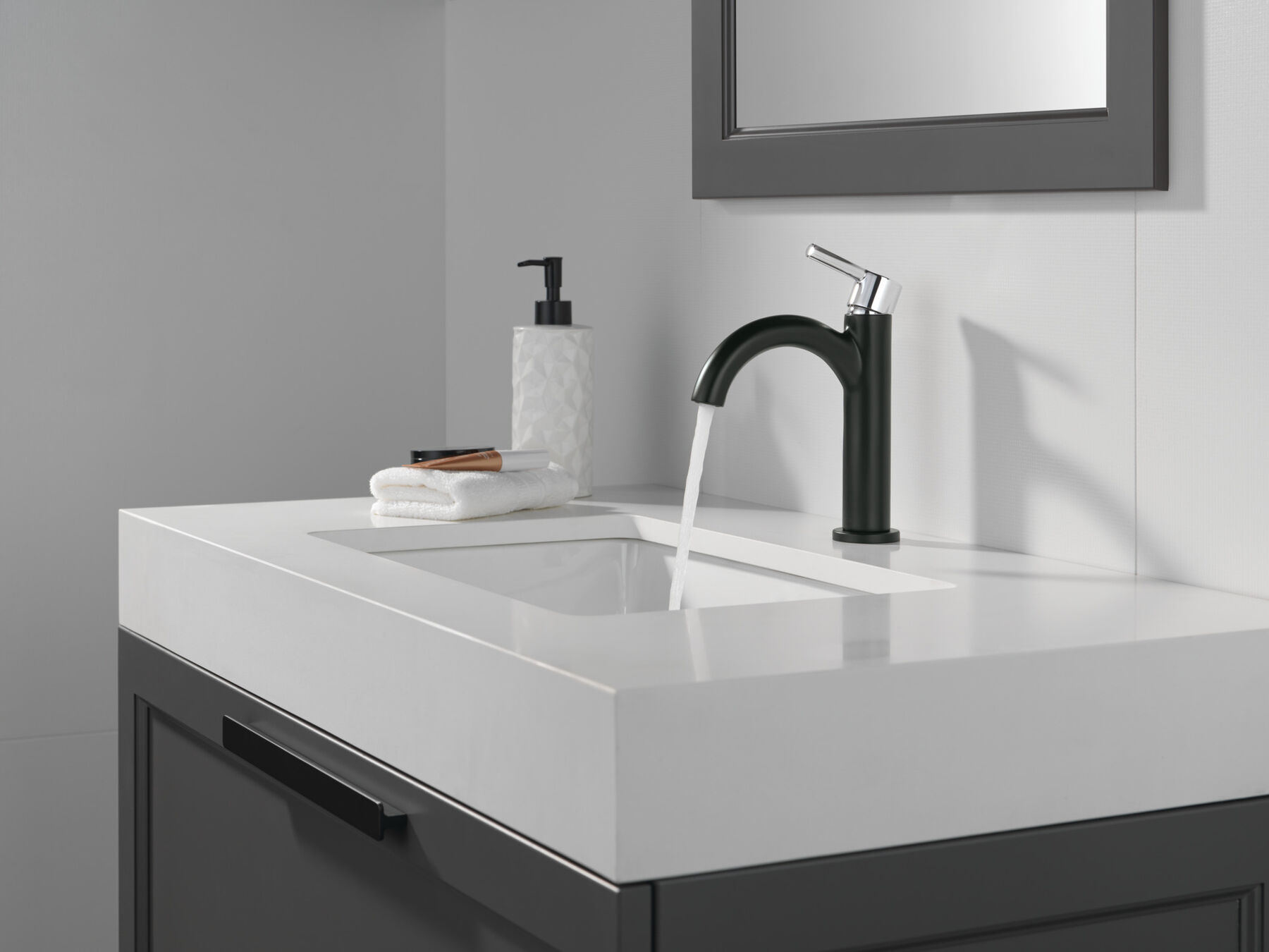 Single Handle Bathroom Faucet