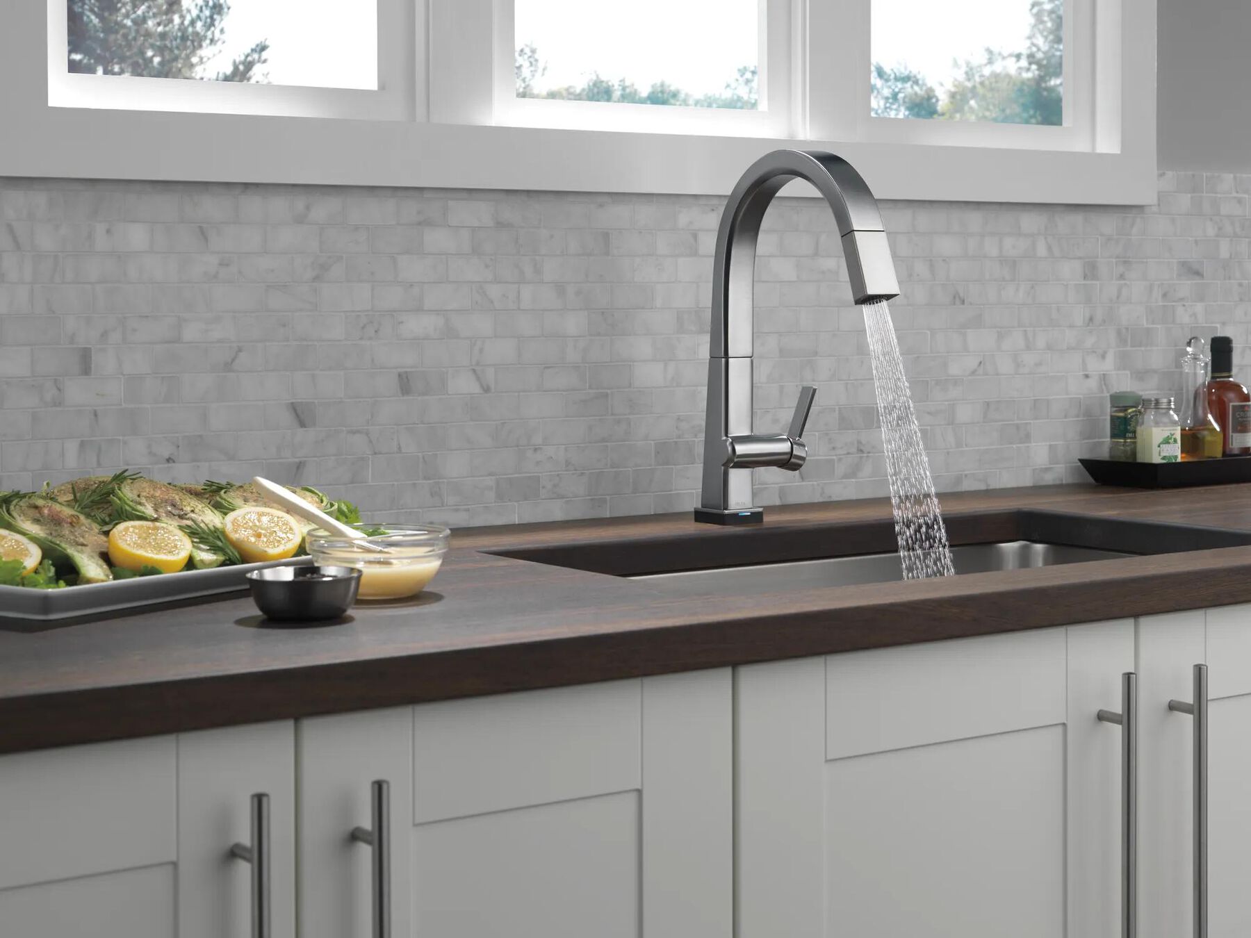 Single Handle Pull-Down Kitchen Faucet with Touch<sub>2</sub>O&reg; Technology Technology