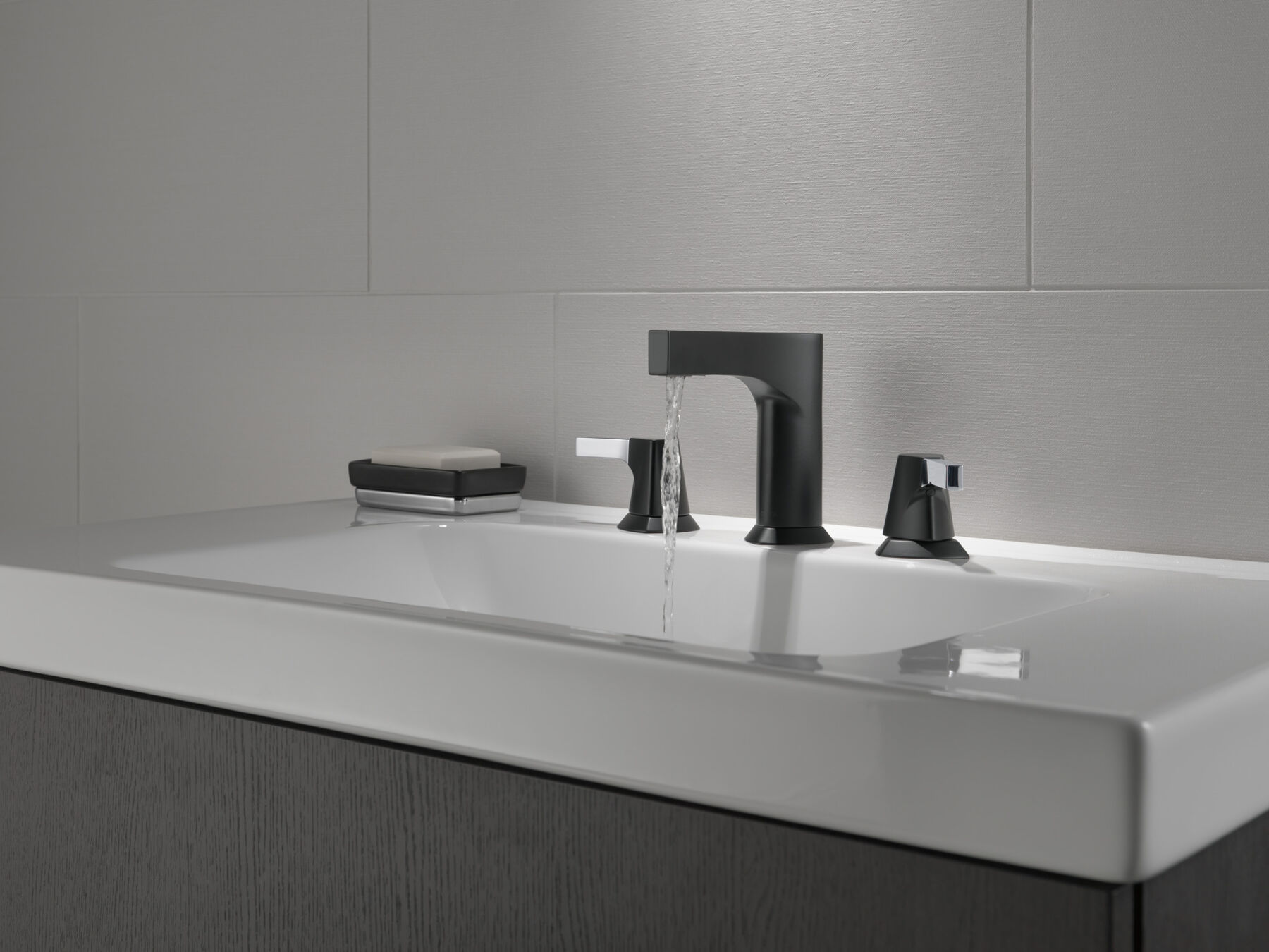 Two Handle Widespread Bathroom Faucet (Recertified)
