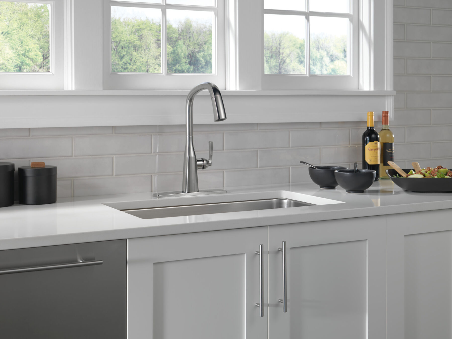 Single Handle Pull-Down Kitchen Faucet