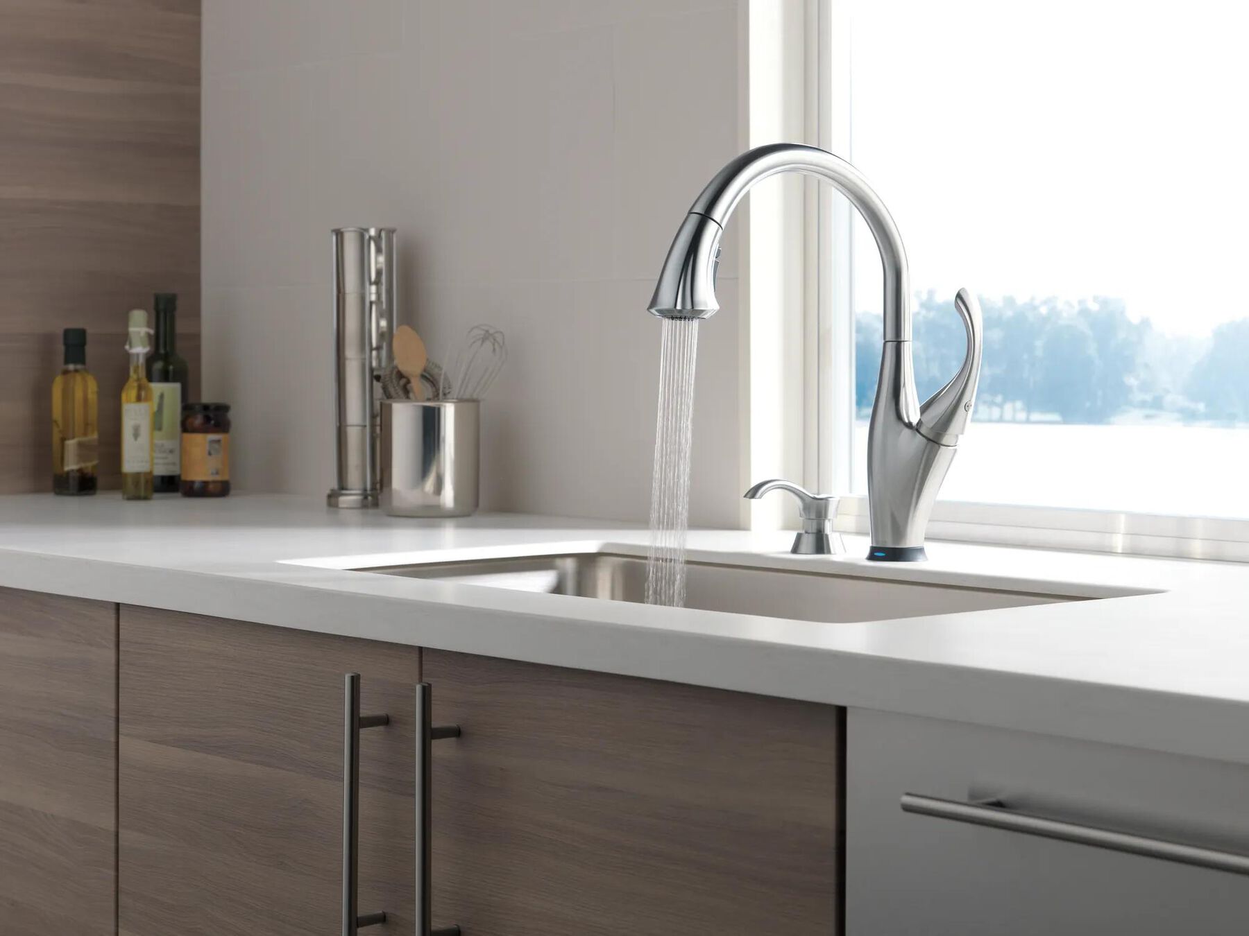 Single Handle Pull-Down Kitchen Faucet with Touch<sub>2</sub>O&reg; Technology and Soap Dispenser