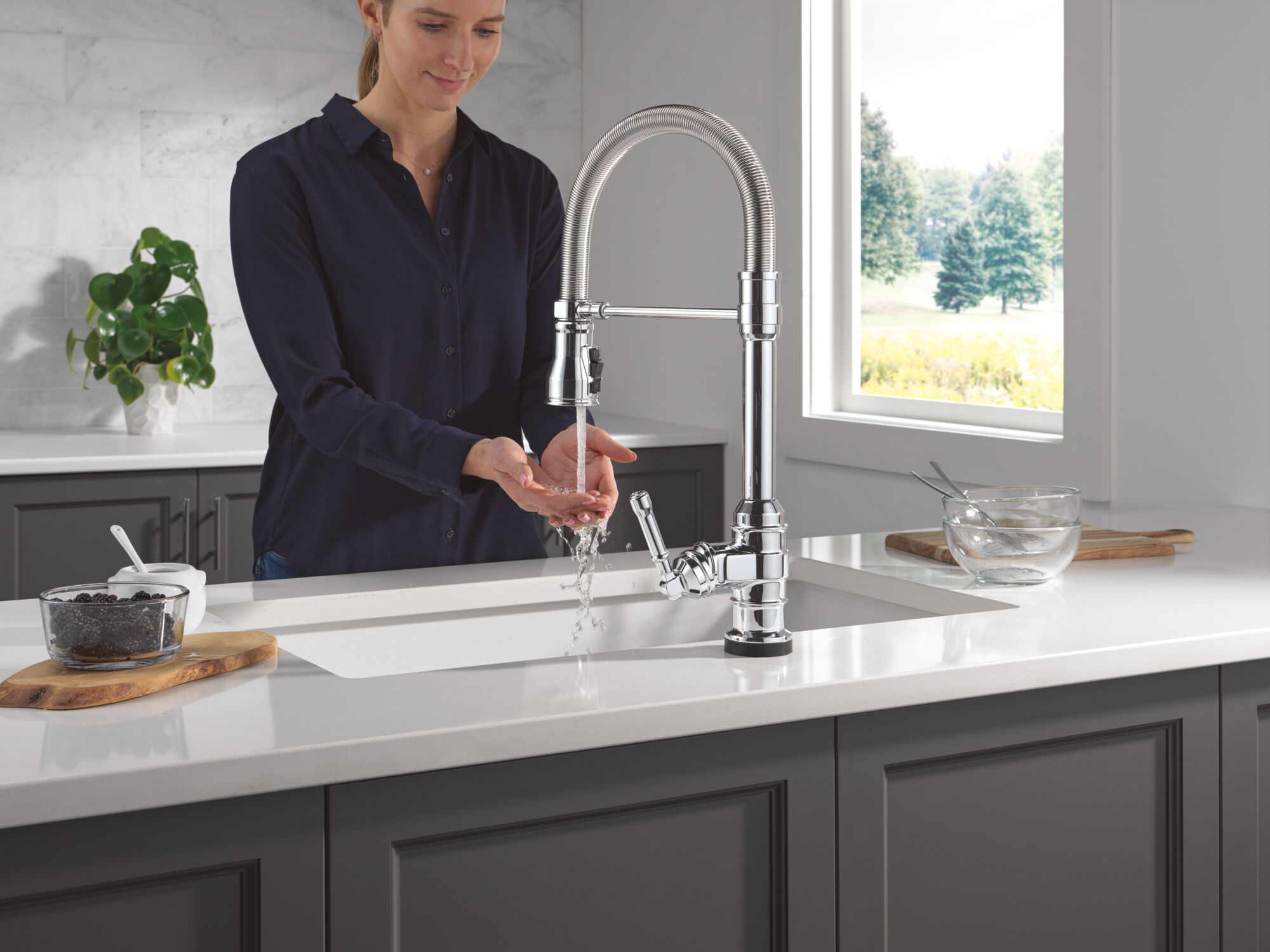 フォルクル　ブリッジ　179 ＋ディナフィット　ラディカル　ST boo Touch2O® Technology Kitchen Faucet with Touchless Technology in