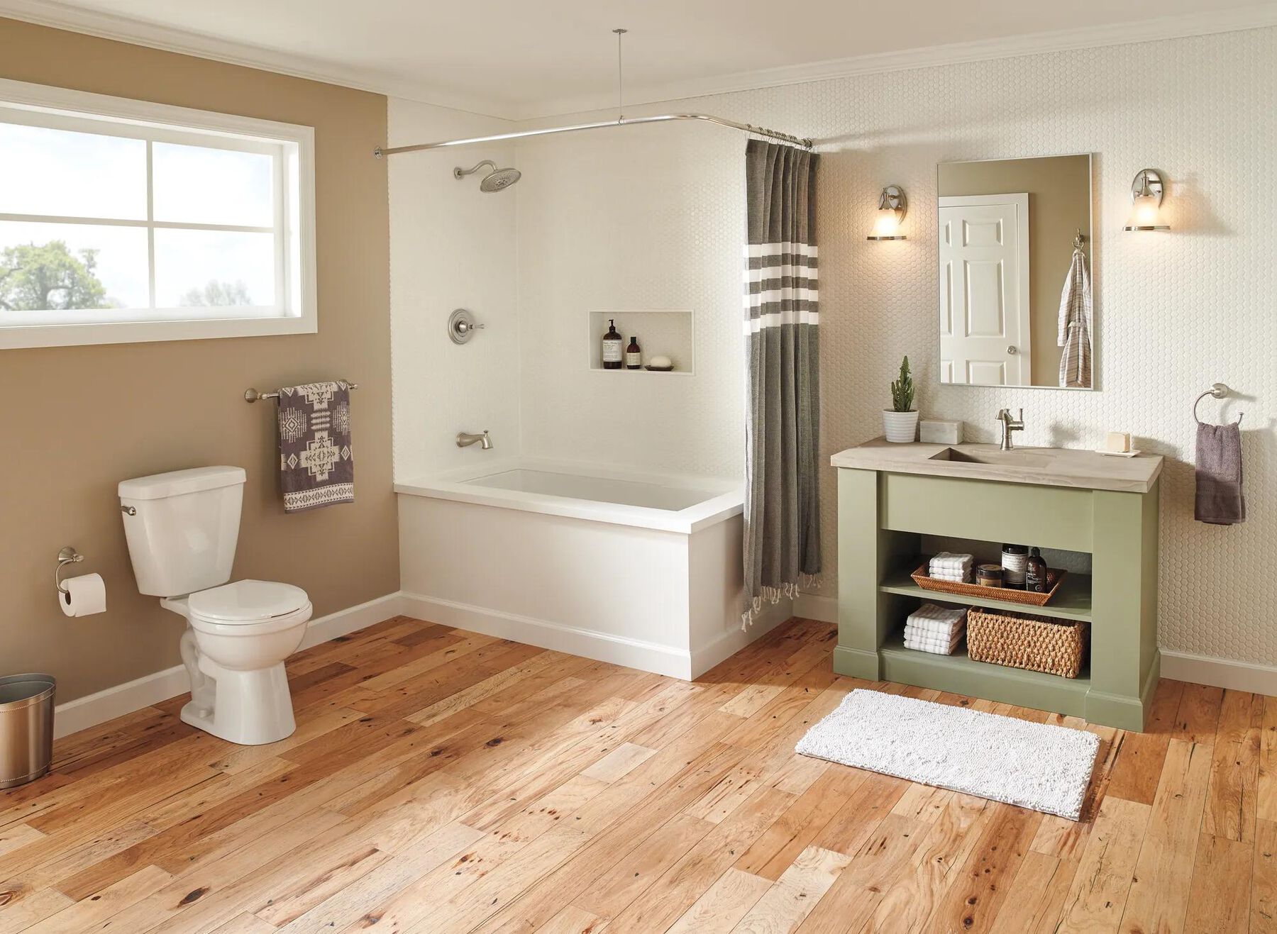 Monitor&reg; 14 Series Tub and Shower