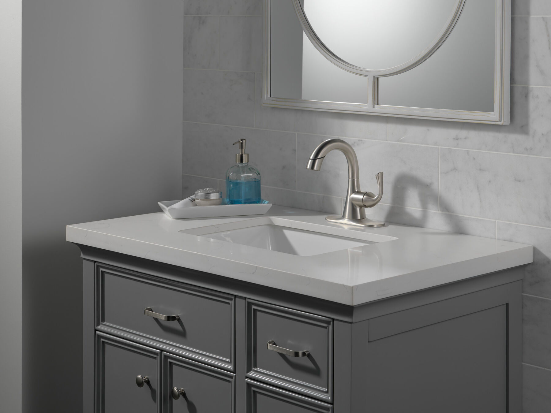 Single Handle Pull-Down Bathroom Faucet