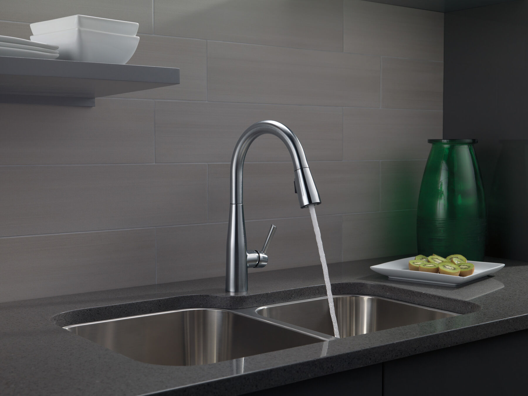 Single Handle Pull-Down Kitchen Faucet