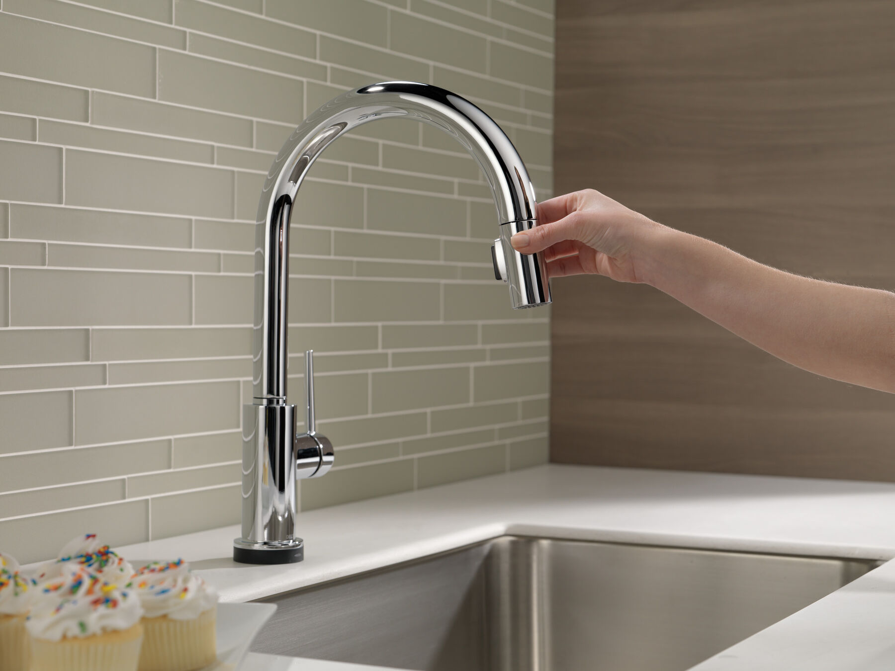 VoiceIQ&reg; Single-Handle Pull-Down Kitchen Faucet with Touch<sub>2</sub>O&reg; Technology
