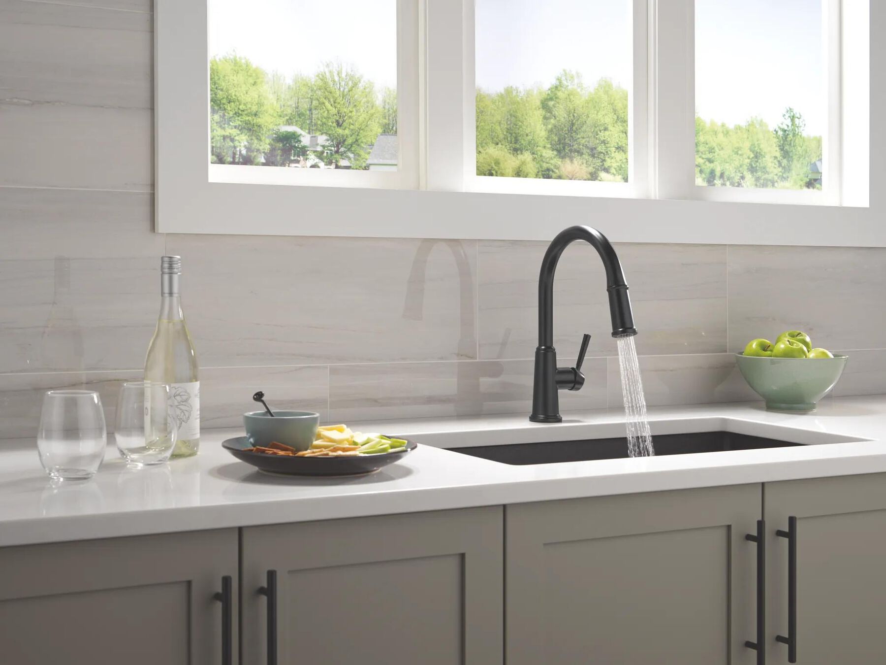 Single Handle Pull-Down Kitchen Faucet