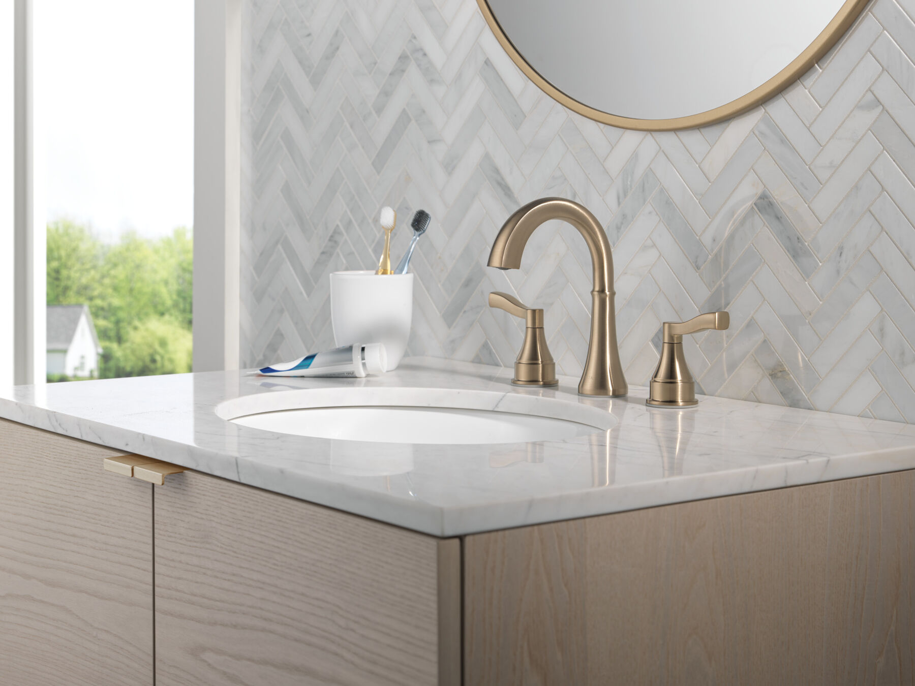Two Handle Widespread Bathroom Faucet