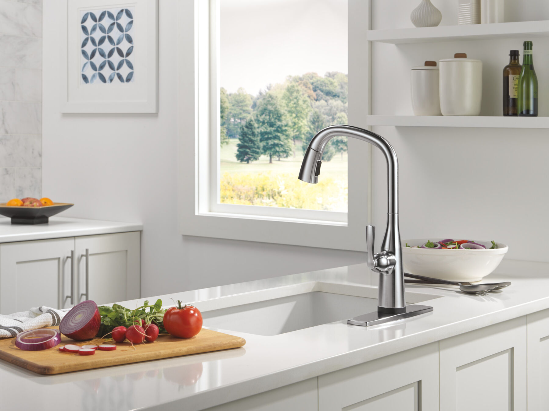 Touch<sub>2</sub>O&reg; Technology Kitchen Faucet with Touchless Technology