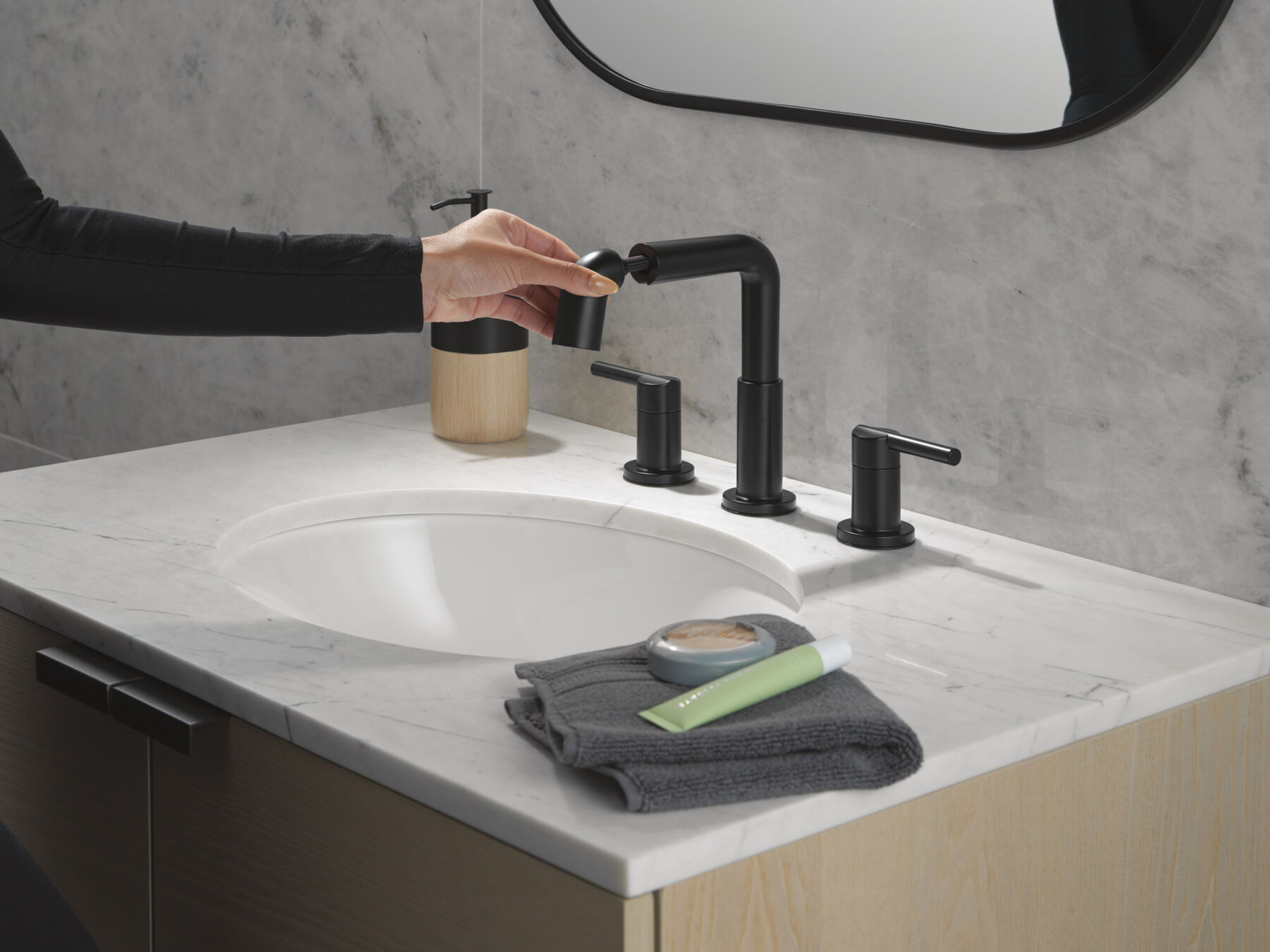 Two Handle Widespread Pull-Down Bathroom Faucet
