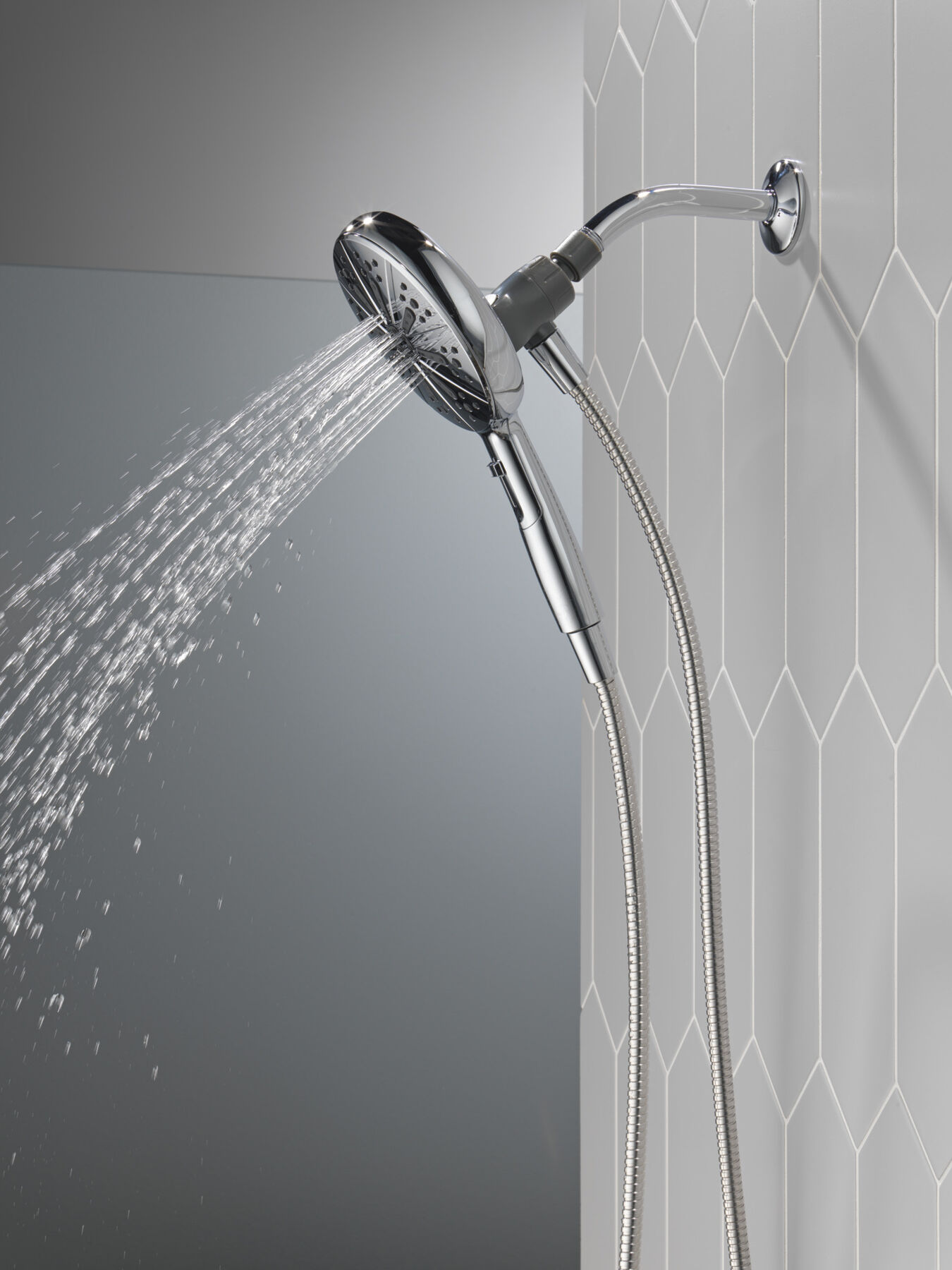6-Setting SureDock&reg; Magnetic Hand Shower