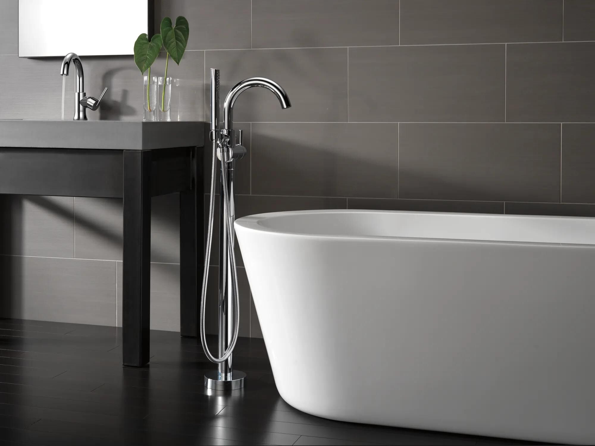 Single Handle High-Arc Bathroom Faucet in Chrome 559HA-DST | Delta