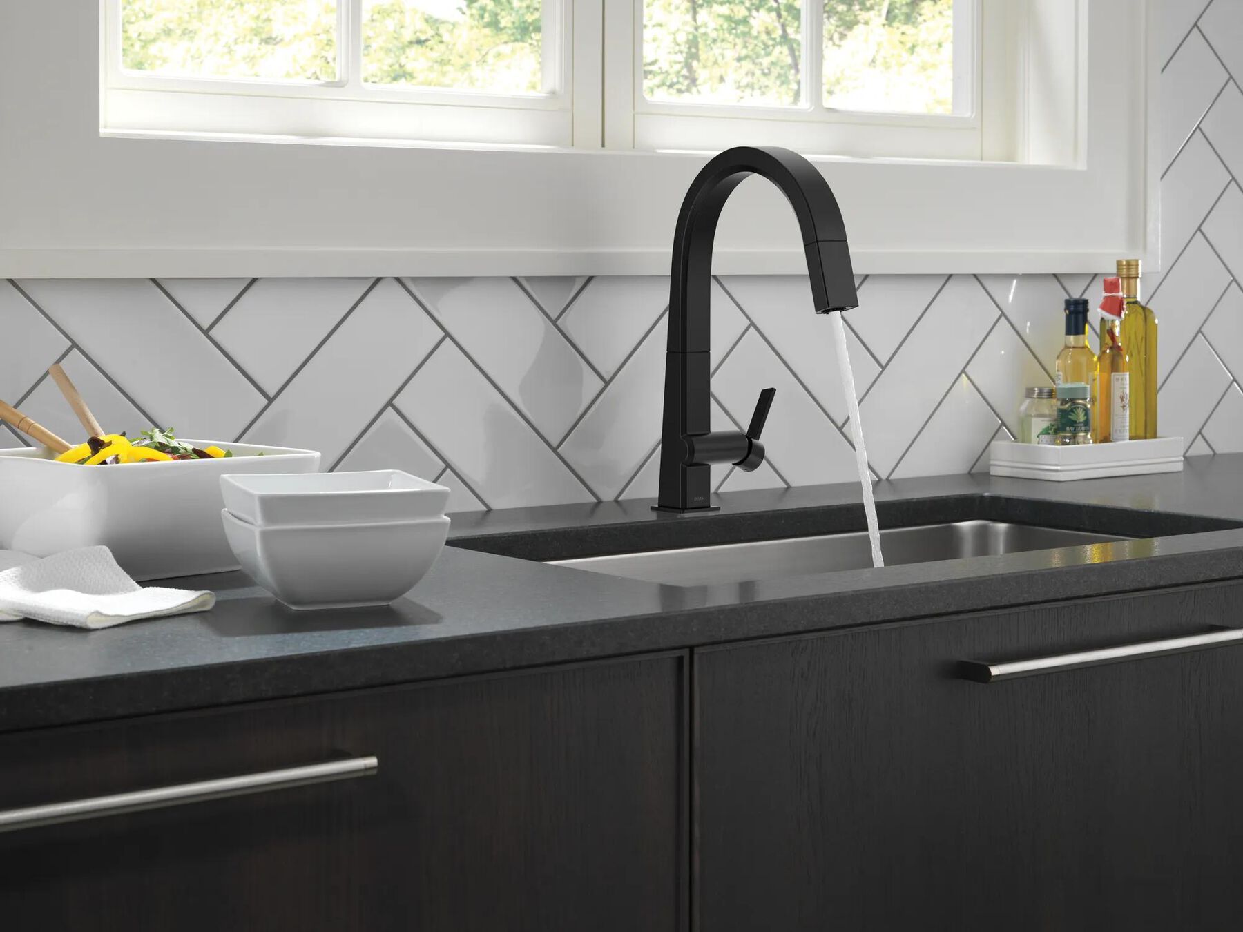Single Handle Pull-Down Kitchen Faucet