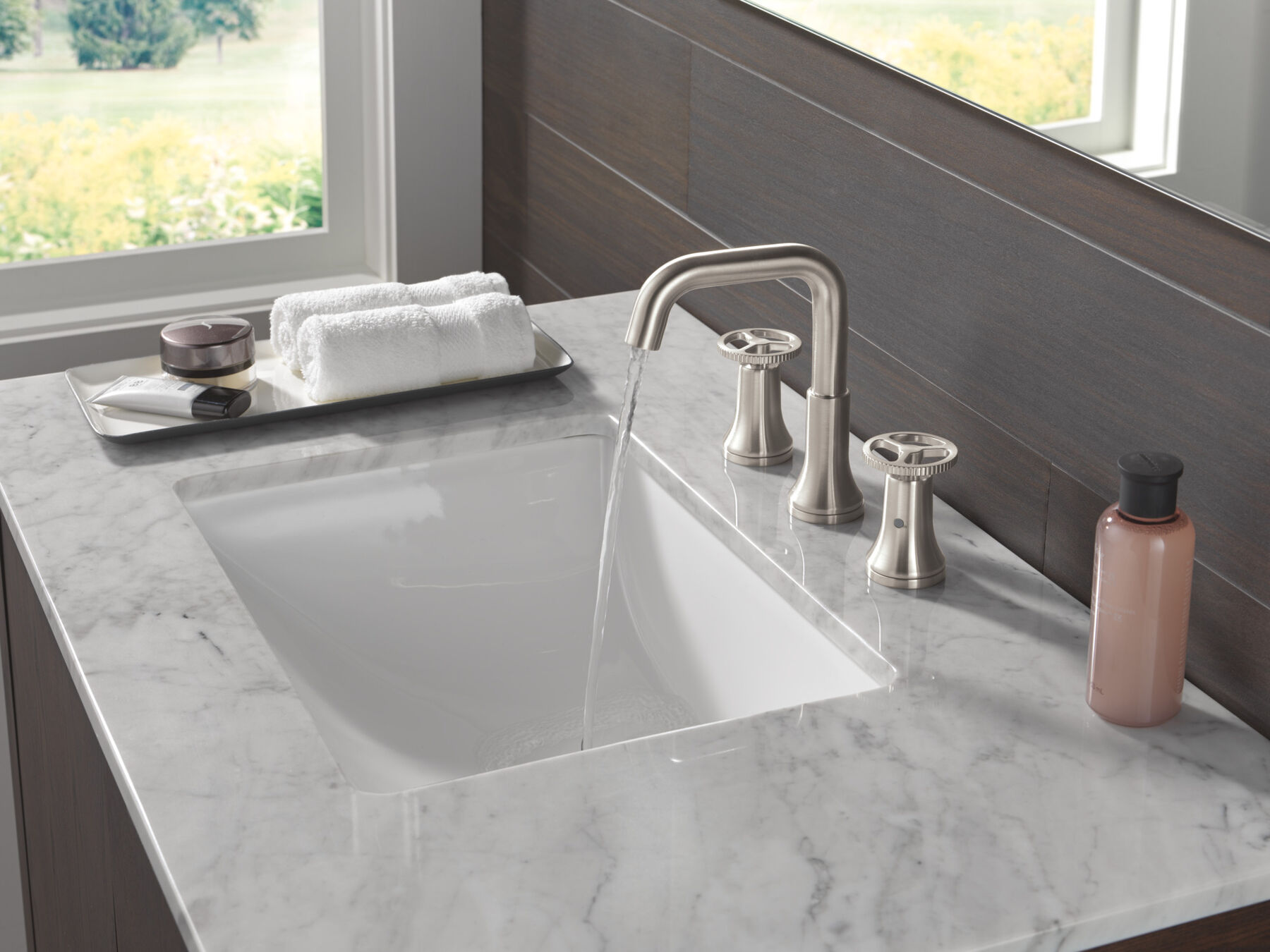 Two Handle Widespread Bathroom Faucet