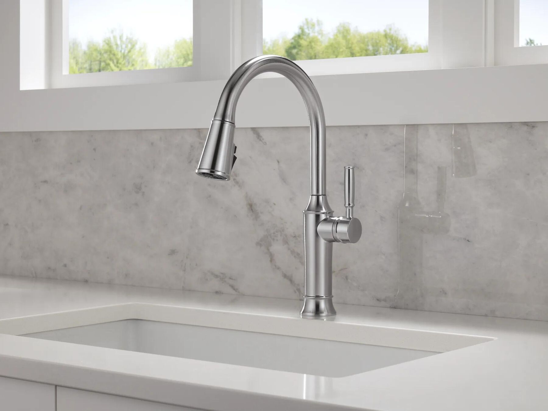Single Handle Pull-Down Kitchen Faucet