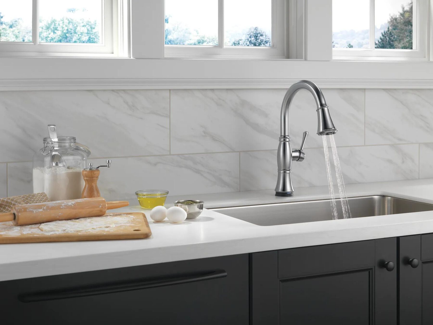 Single Handle Pull-Down Kitchen Faucet with Touch<sub>2</sub>O&reg; and ShieldSpray&reg; Technologies