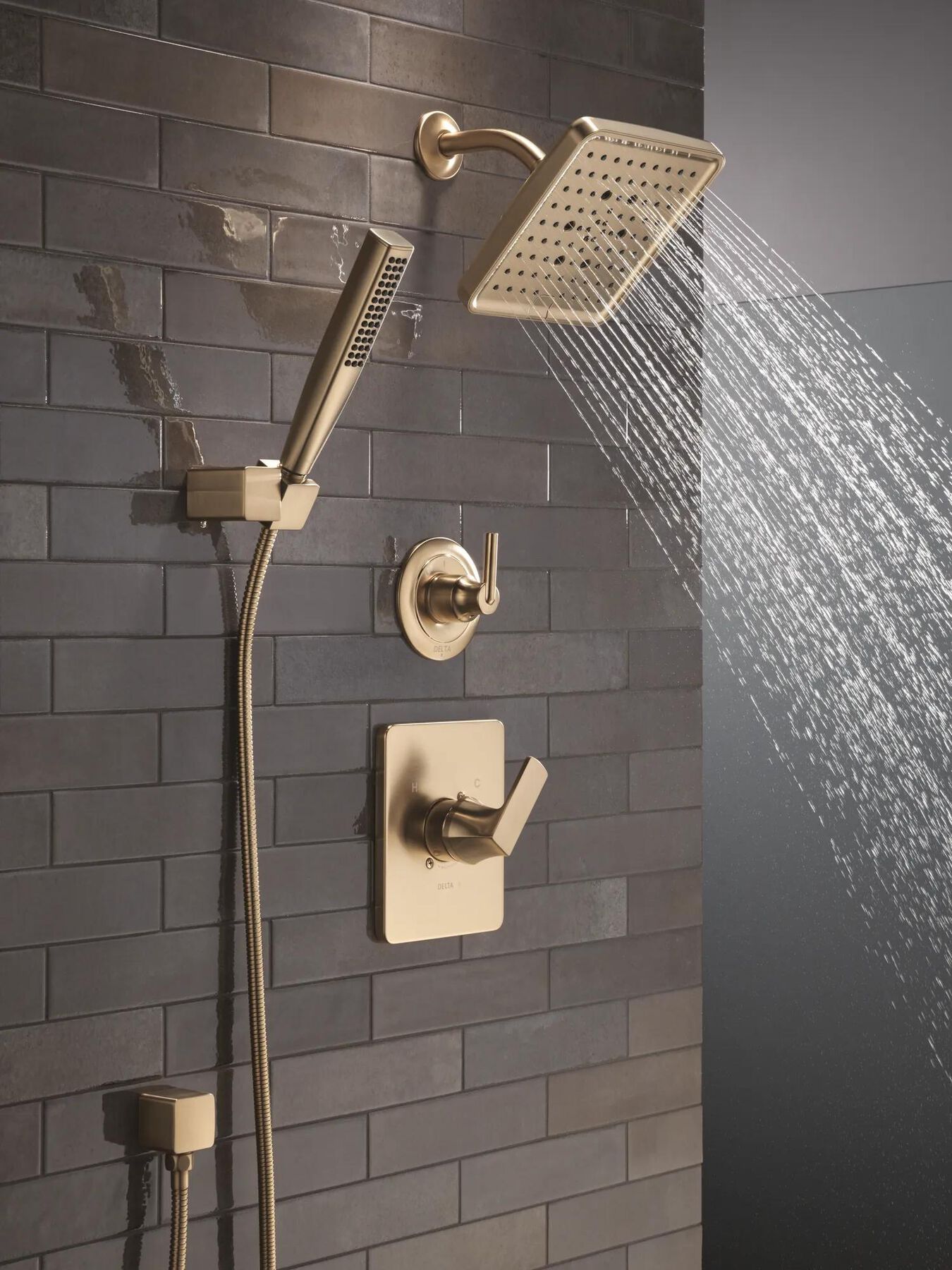 Monitor 14 Series Custom Shower Bundle